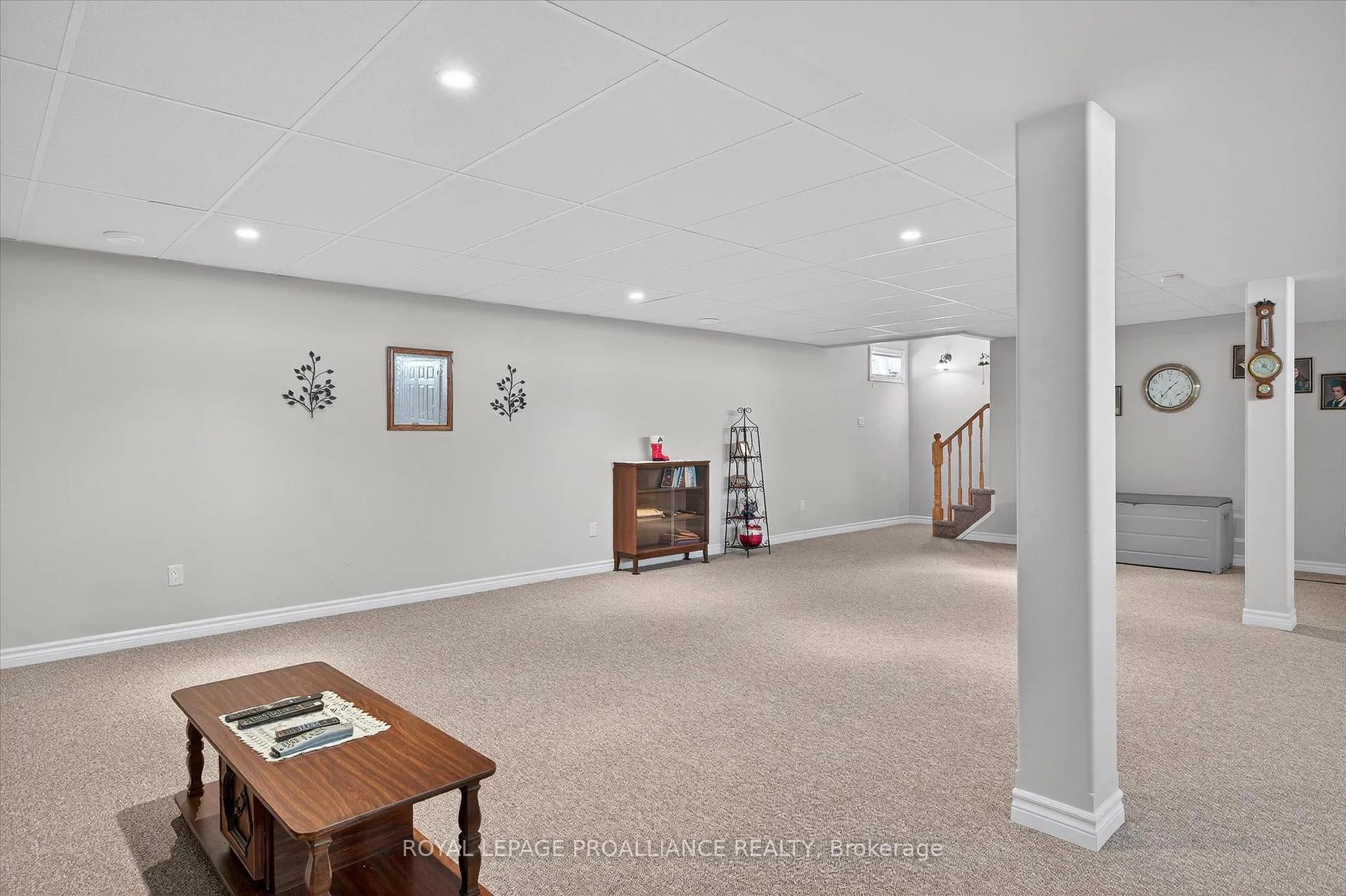 Photo 360 of 337 Bianco Crescent, Peterborough, Monaghan Ward 2 — HOMEH