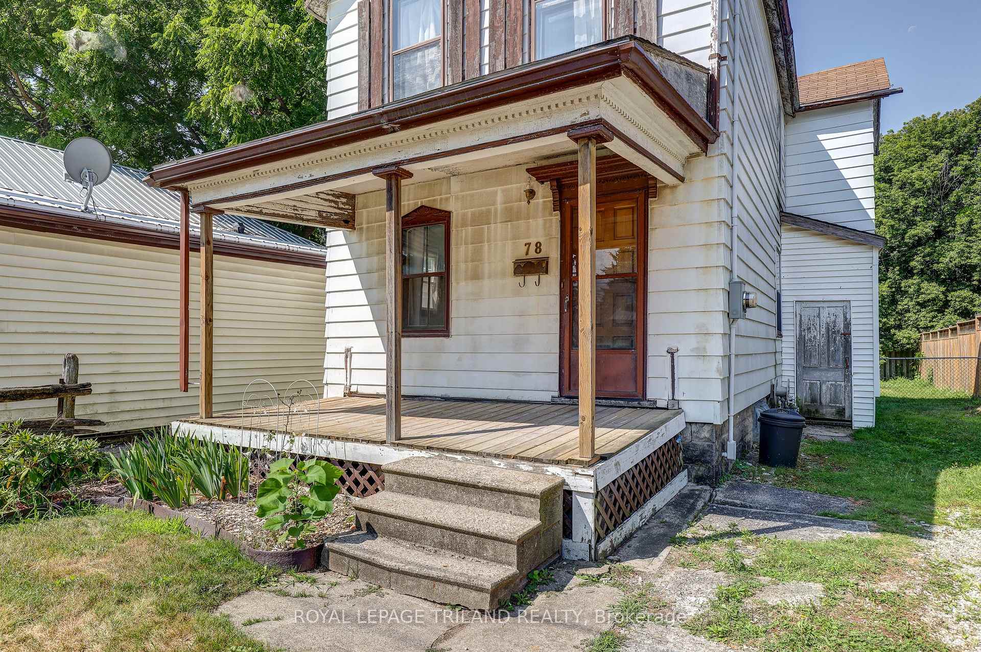 Photo 3 of 78 Manitoba Street, St. Thomas — HOMEH