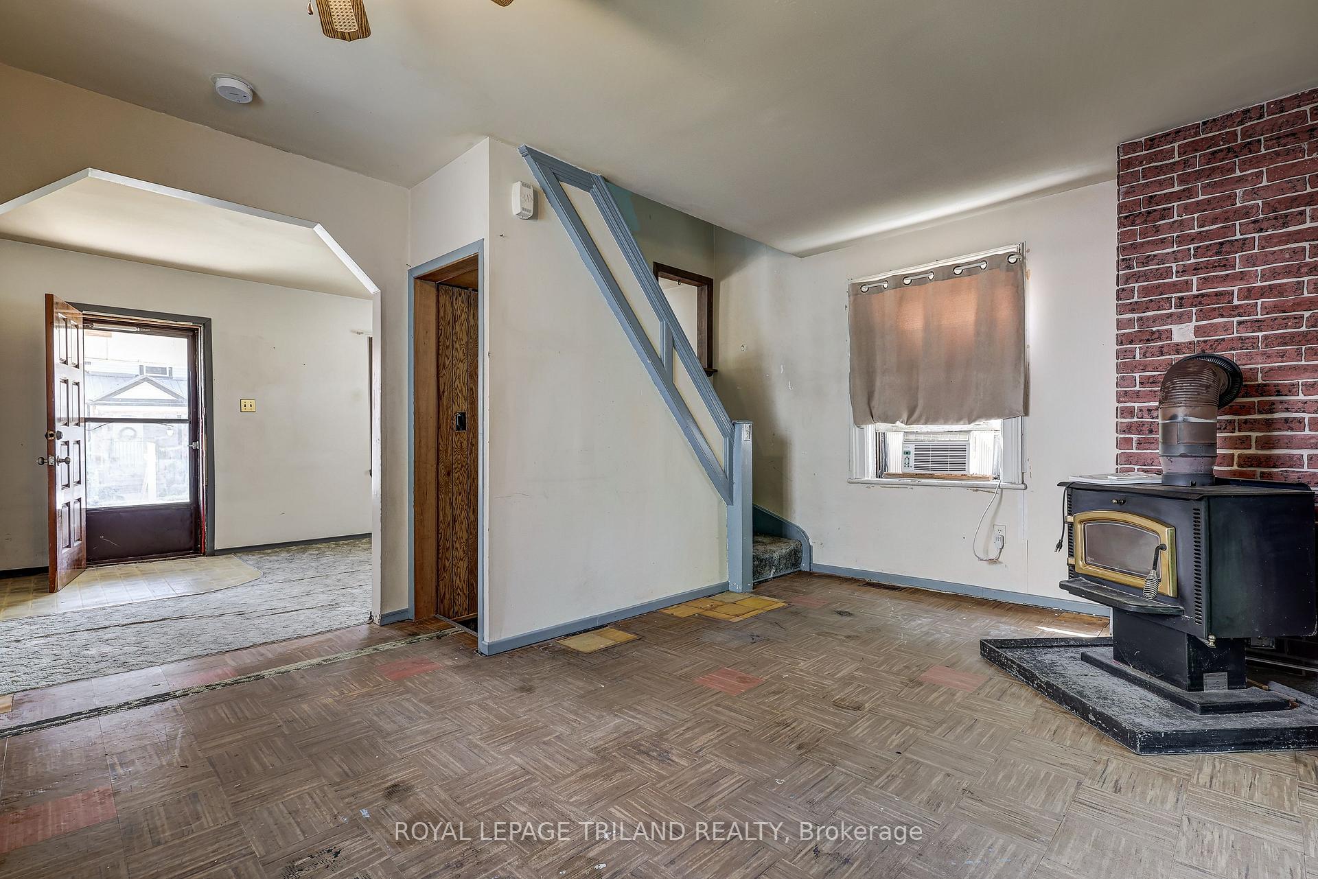 Photo 11 of 78 Manitoba Street, St. Thomas — HOMEH