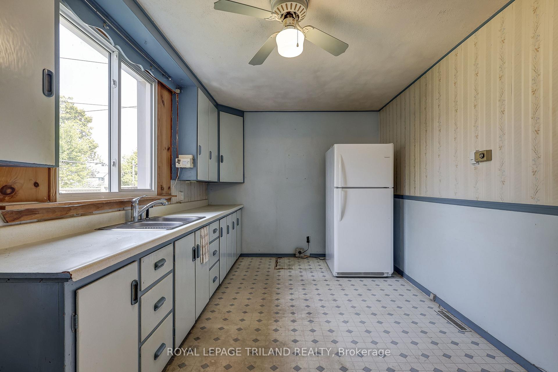 Photo 16 of 78 Manitoba Street, St. Thomas — HOMEH