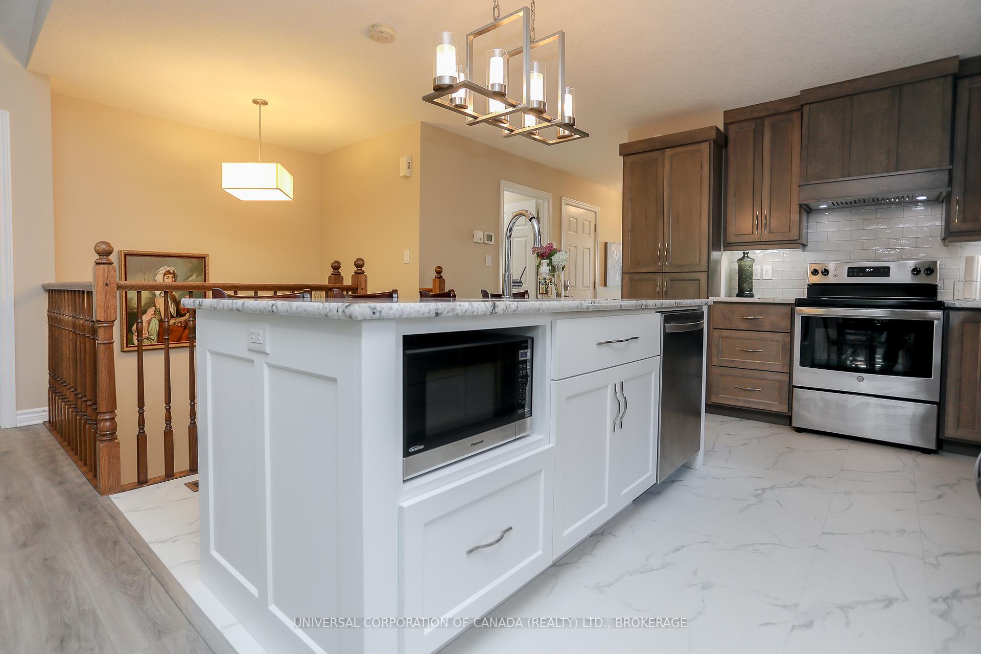 Photo 11 of 19 Harvest Court, St. Thomas — HOMEH