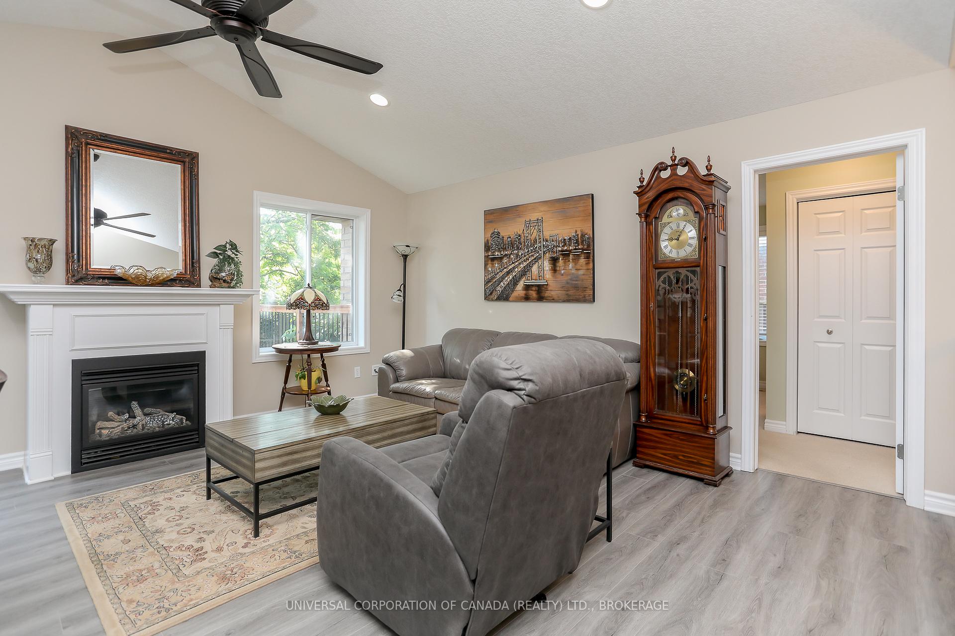 Photo 14 of 19 Harvest Court, St. Thomas — HOMEH
