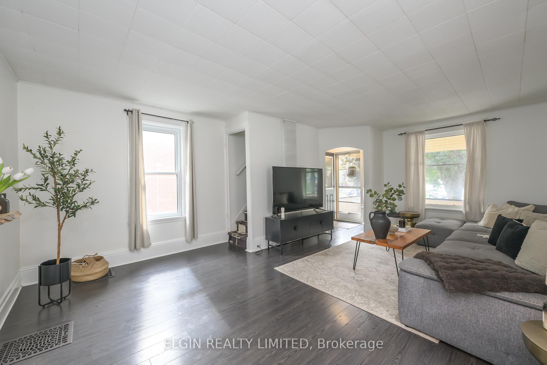 Photo 4 of 24 Maple Street, St. Thomas — HOMEH
