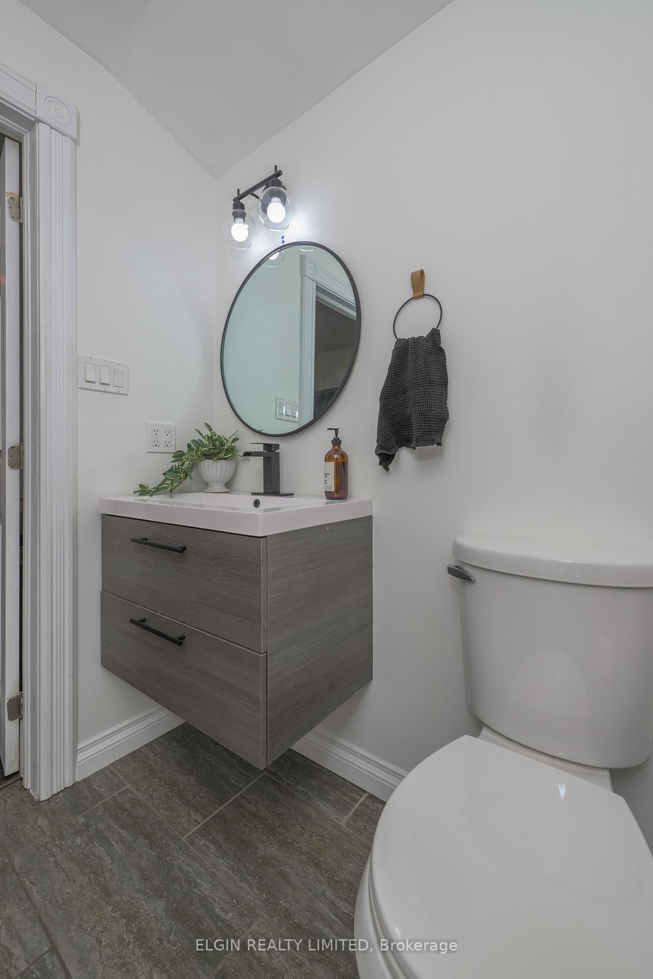 Photo 9 of 24 Maple Street, St. Thomas — HOMEH