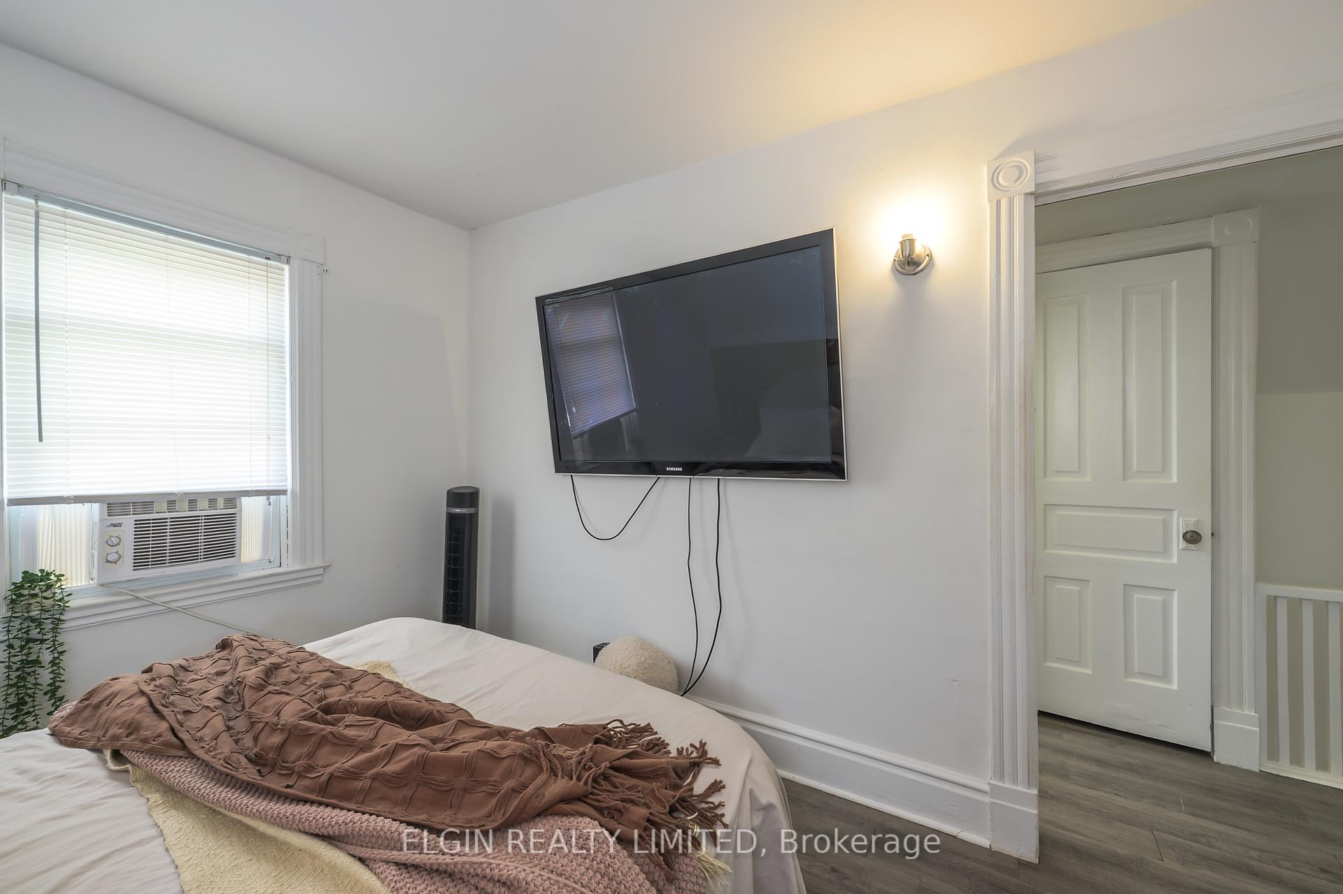 Photo 13 of 24 Maple Street, St. Thomas — HOMEH