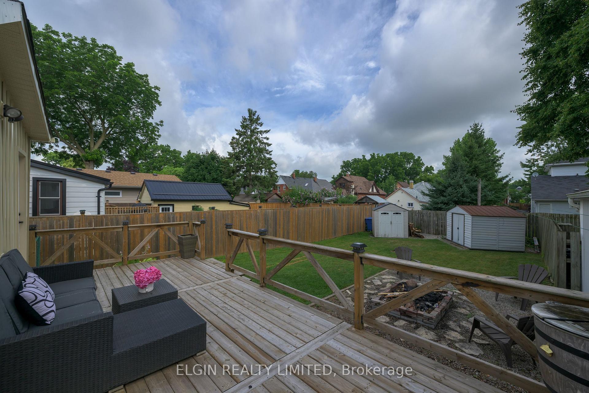 Photo 19 of 24 Maple Street, St. Thomas — HOMEH