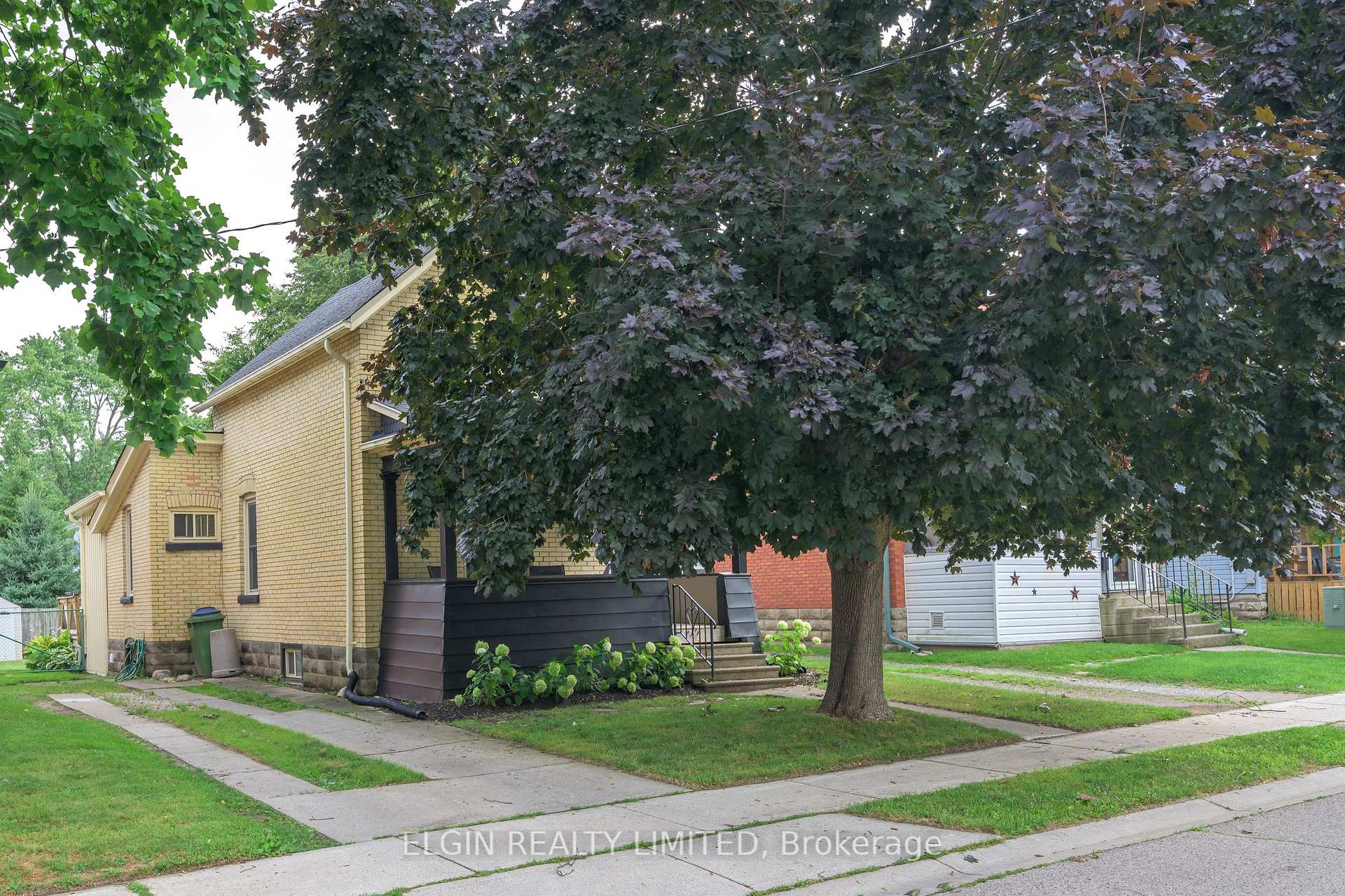 Photo 22 of 24 Maple Street, St. Thomas — HOMEH