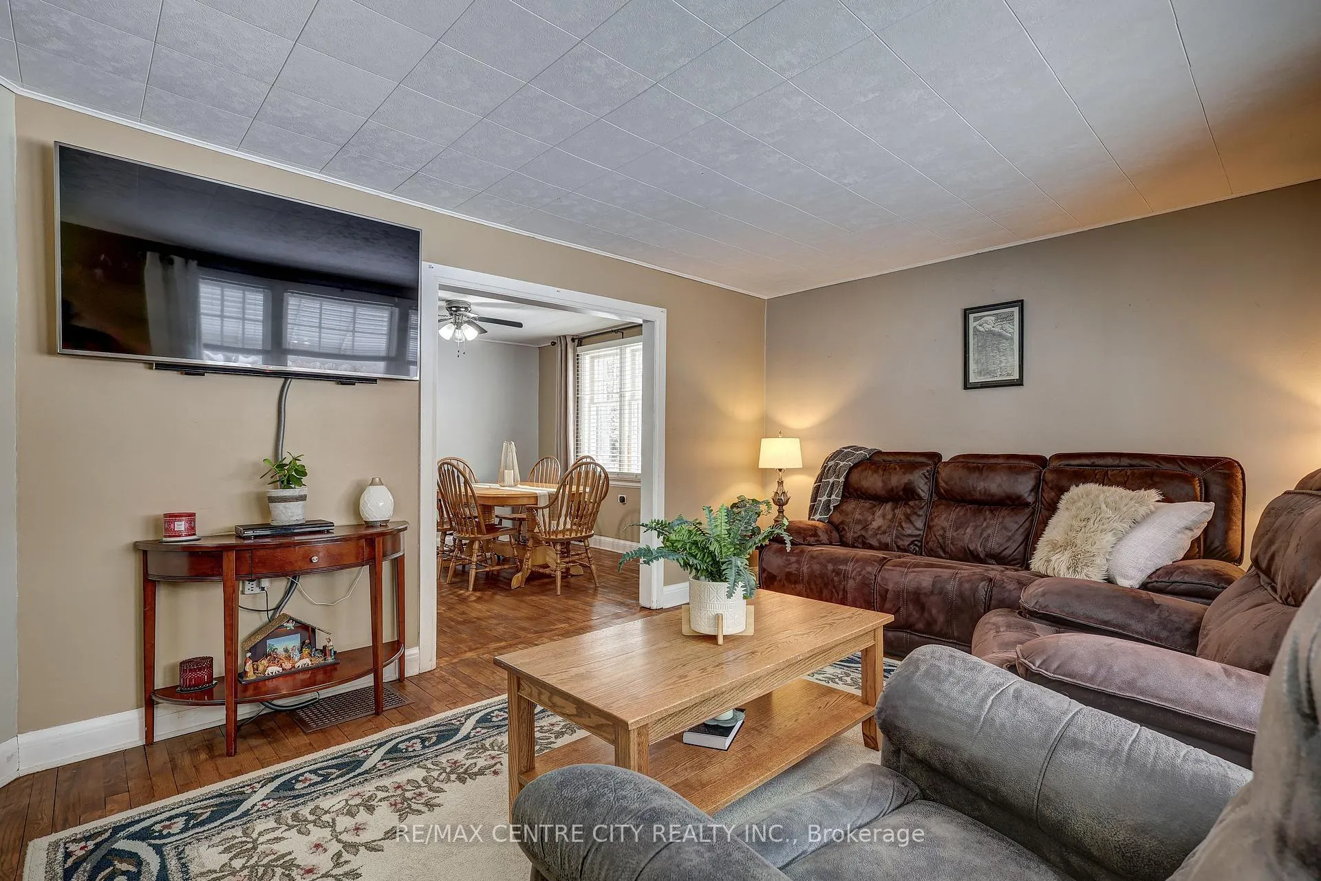 Photo 9 of 6745 Richmond Road, Malahide, Calton — HOMEH