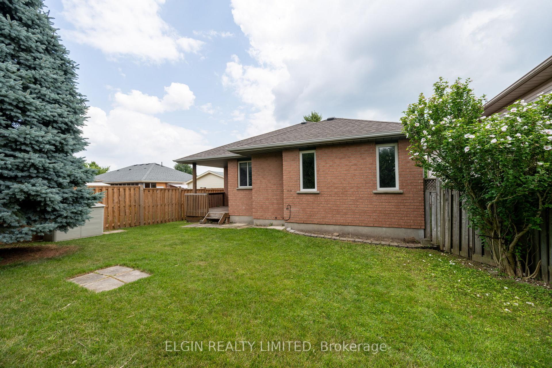 Photo 33 of 18 Rosethorn Court, St. Thomas — HOMEH
