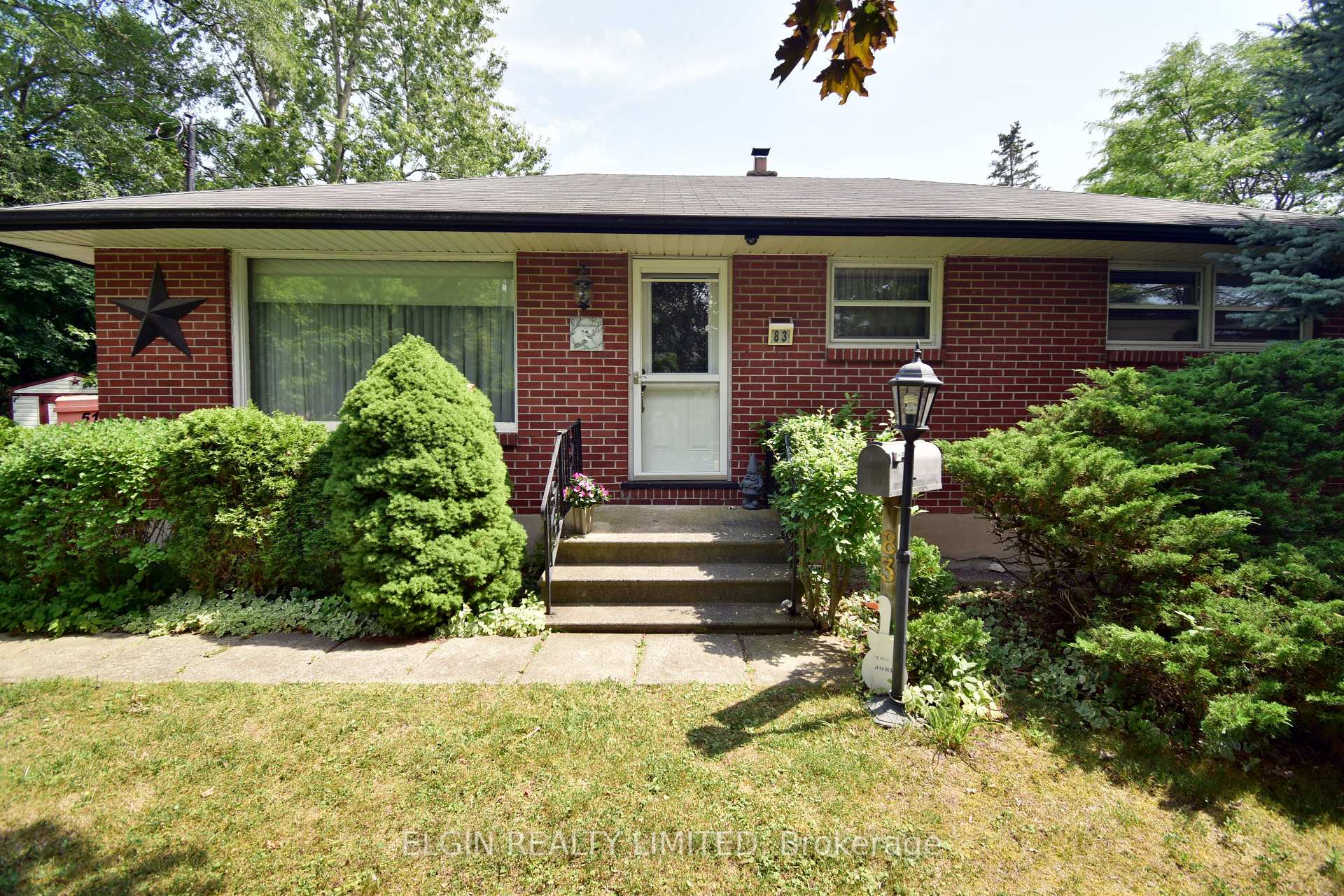 Photo 3 of 83 Churchill Crescent, St. Thomas — HOMEH
