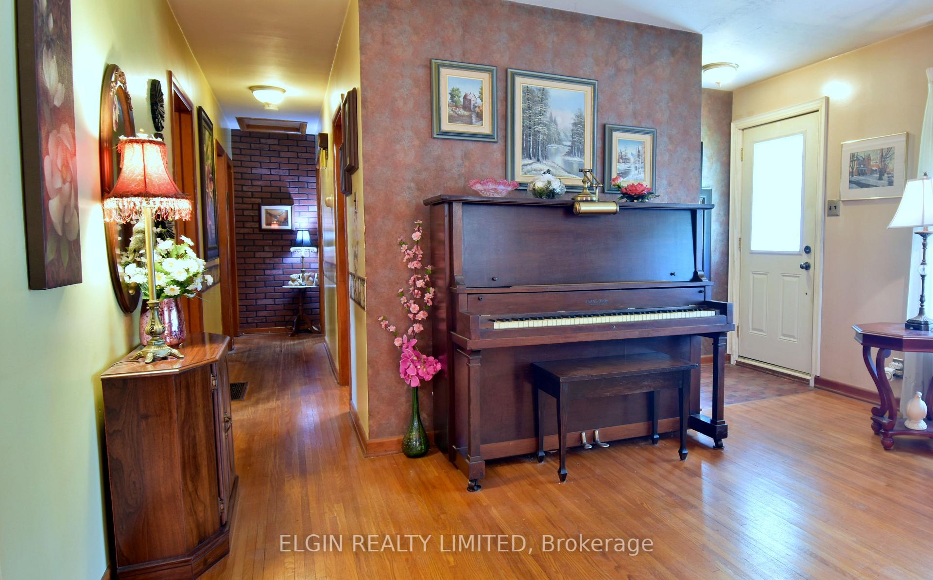 Photo 9 of 83 Churchill Crescent, St. Thomas — HOMEH