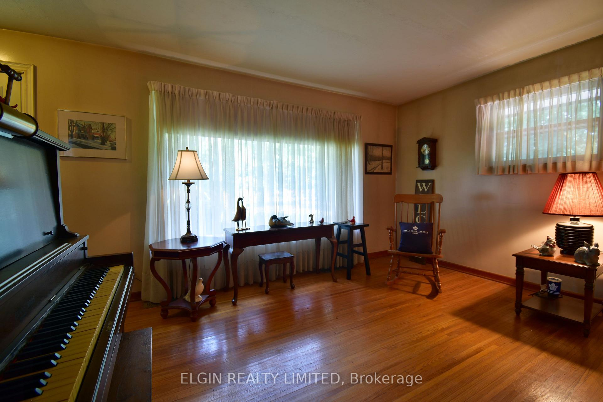 Photo 10 of 83 Churchill Crescent, St. Thomas — HOMEH