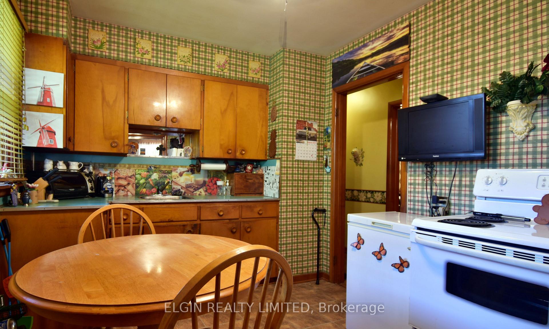 Photo 13 of 83 Churchill Crescent, St. Thomas — HOMEH