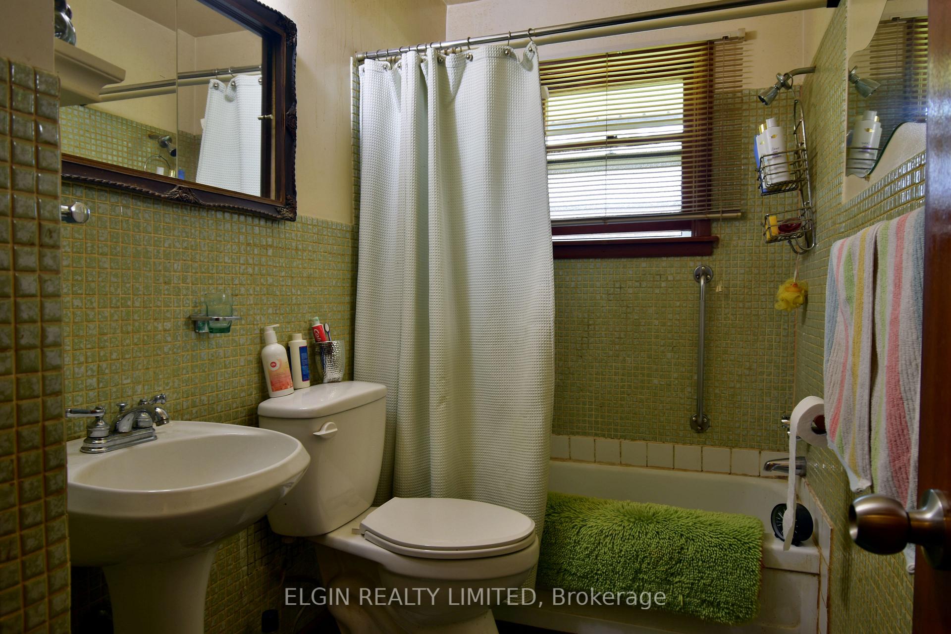 Photo 15 of 83 Churchill Crescent, St. Thomas — HOMEH