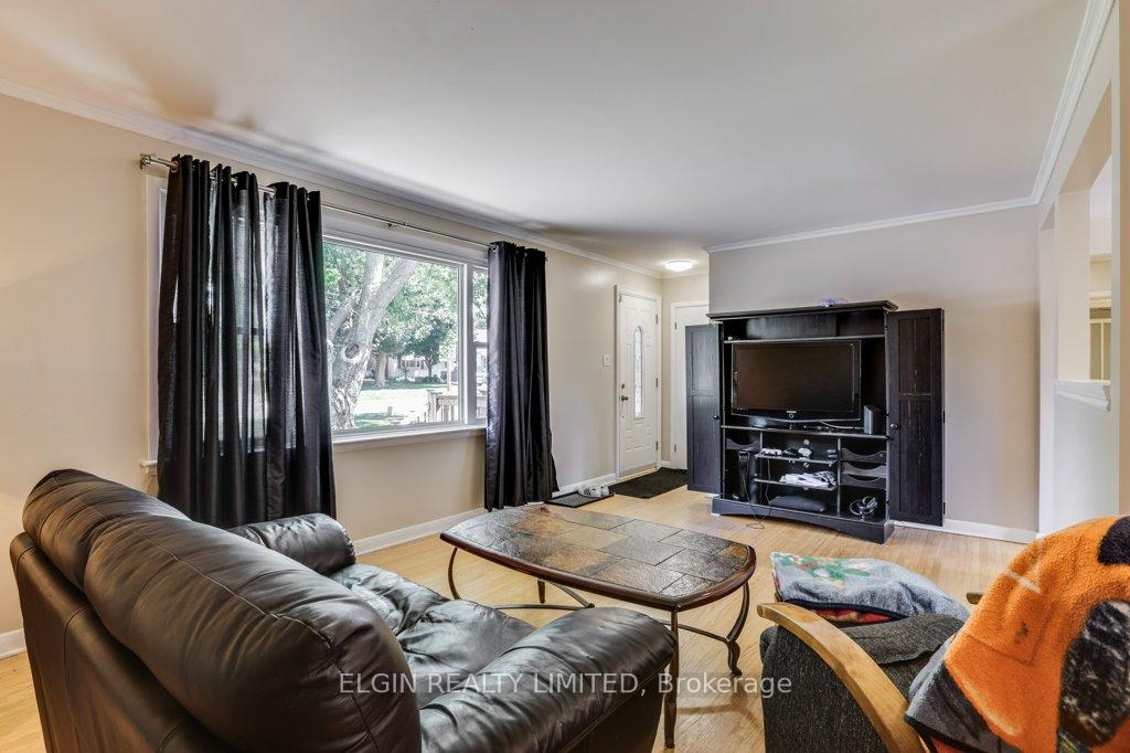 Photo 9 of 36 Park Avenue, St. Thomas — HOMEH