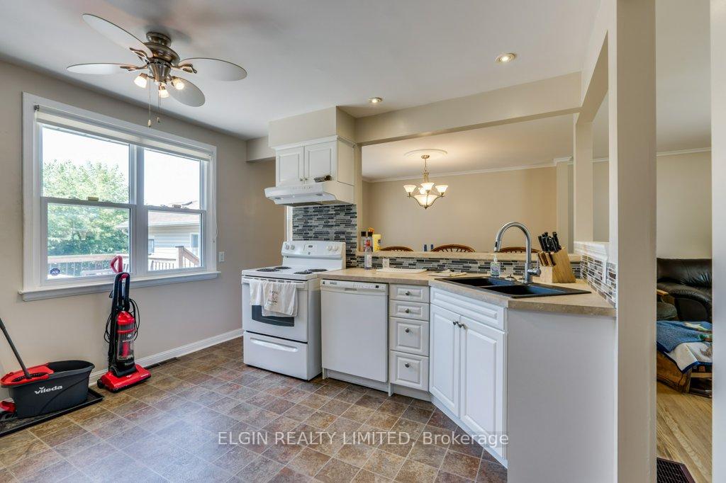 Photo 15 of 36 Park Avenue, St. Thomas — HOMEH