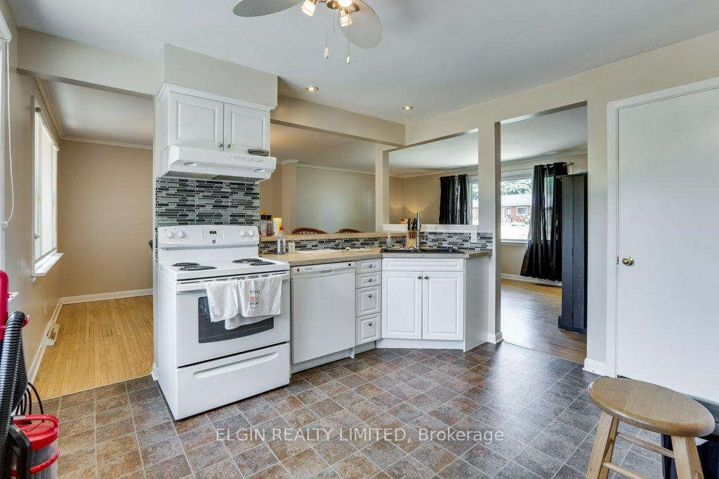 Photo 17 of 36 Park Avenue, St. Thomas — HOMEH