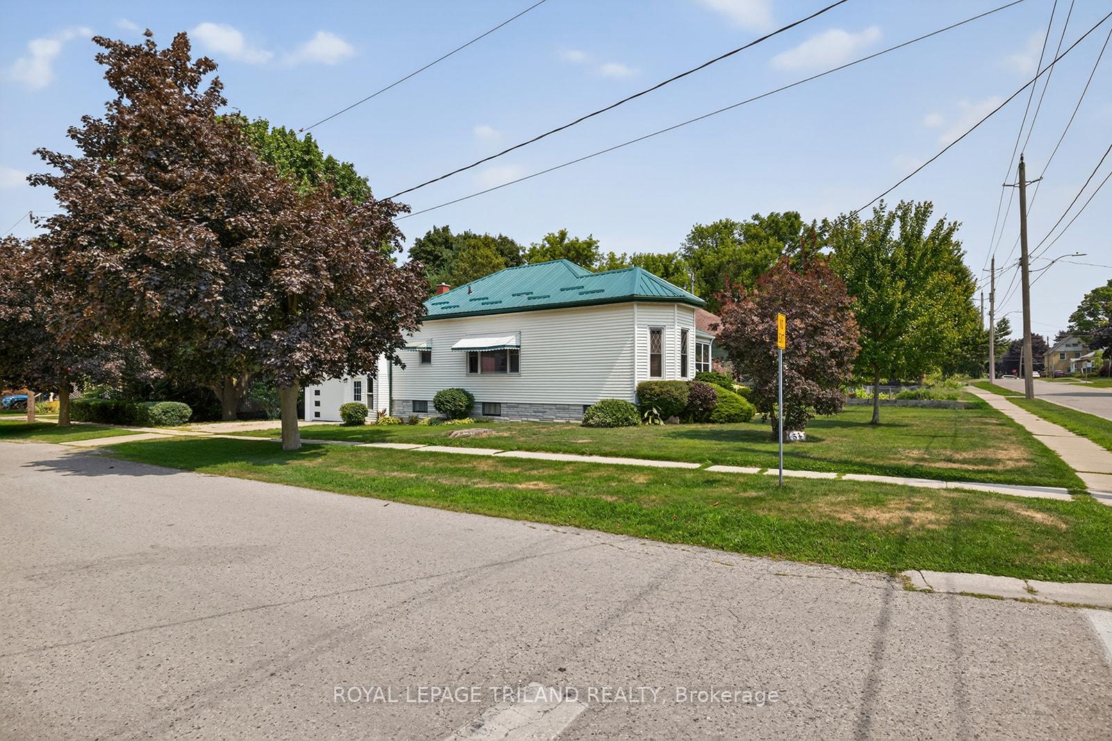 Photo 2 of 53 Chester Street, St. Thomas — HOMEH