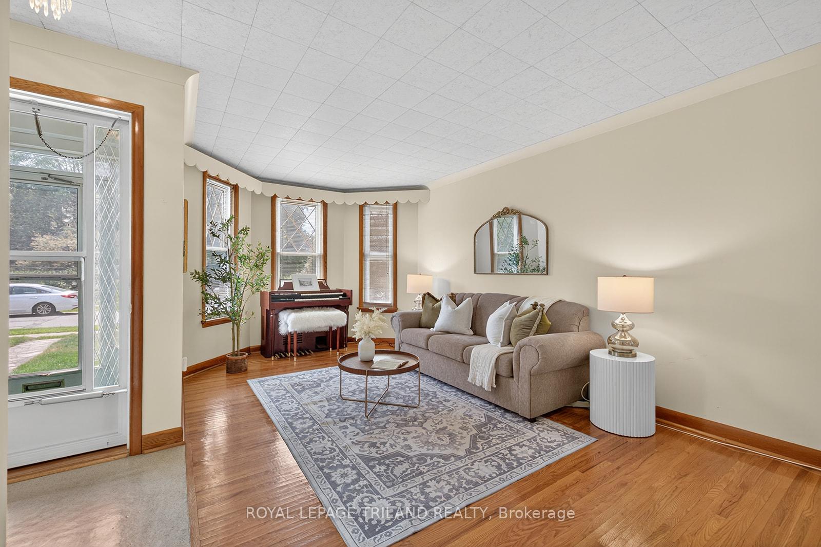 Photo 6 of 53 Chester Street, St. Thomas — HOMEH