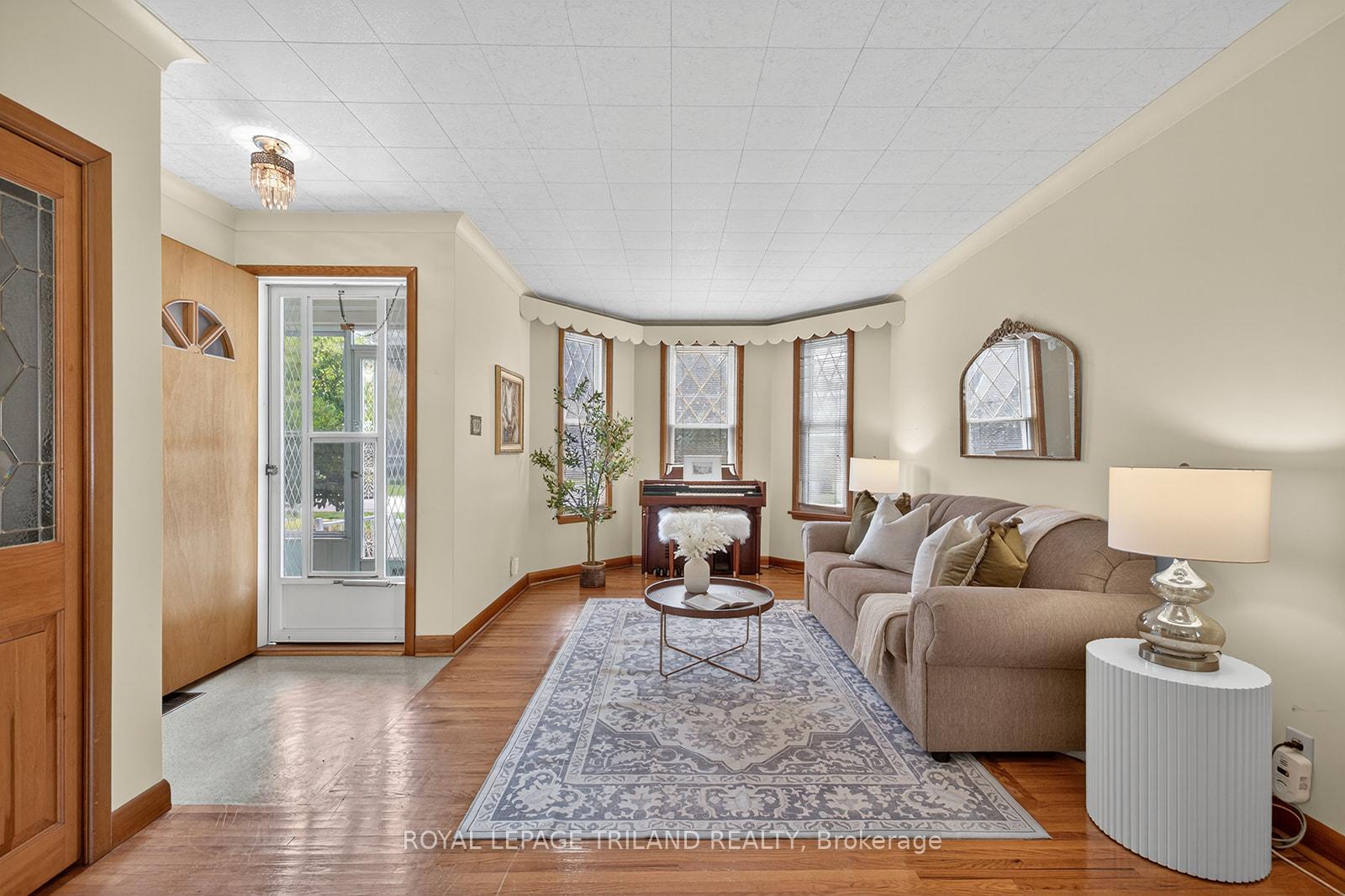 Photo 9 of 53 Chester Street, St. Thomas — HOMEH