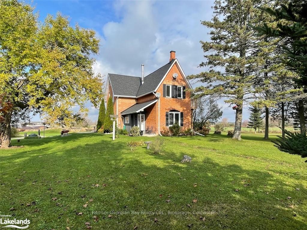 Photo 4 of 1954 Flos Rd 8 W, Springwater, Rural Springwater — HOMEH