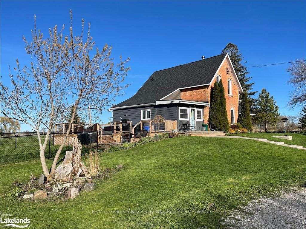 Photo 9 of 1954 Flos Rd 8 W, Springwater, Rural Springwater — HOMEH
