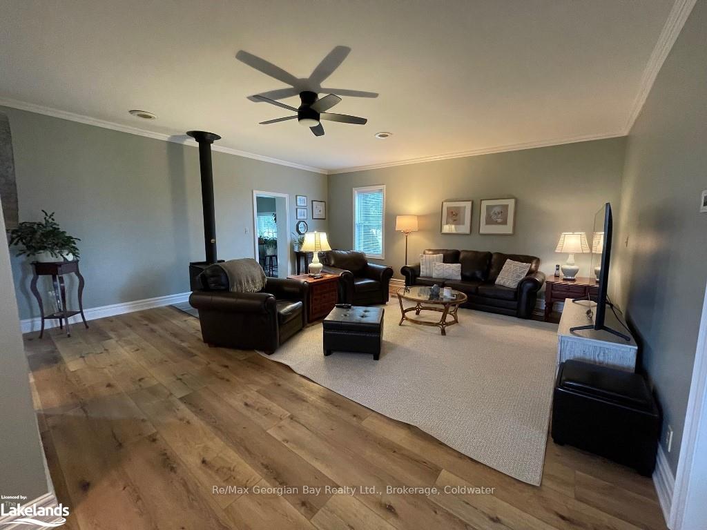 Photo 21 of 1954 Flos Rd 8 W, Springwater, Rural Springwater — HOMEH