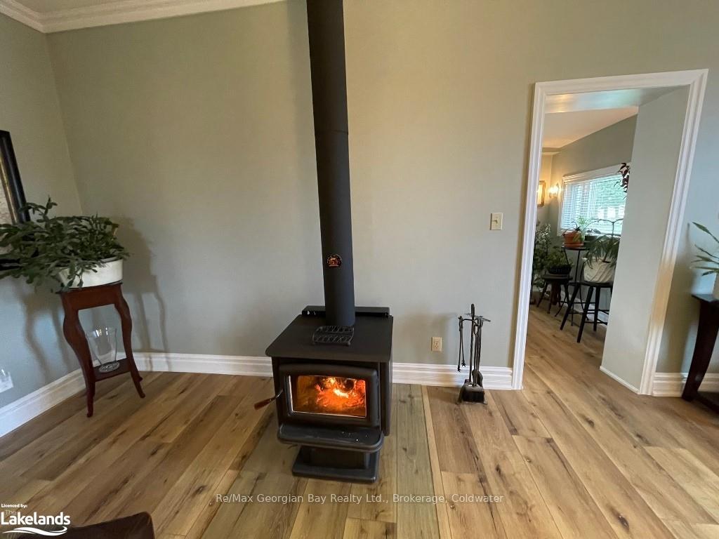 Photo 22 of 1954 Flos Rd 8 W, Springwater, Rural Springwater — HOMEH