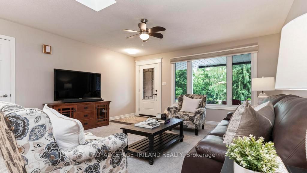 Photo 8 of 16 Costello Court, St. Thomas — HOMEH