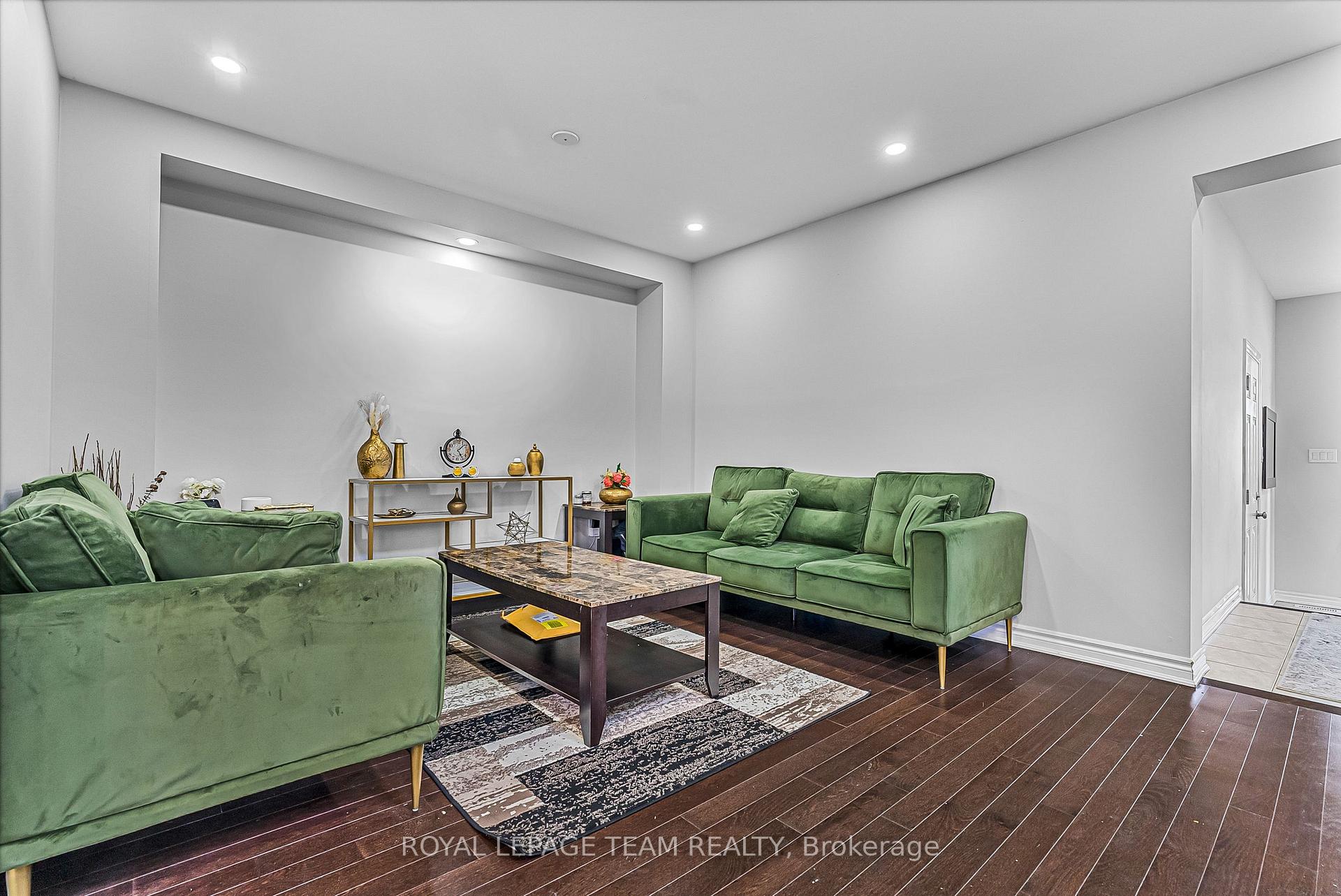 Photo 6 of 622 Parade Drive, Ottawa, Stittsville (South) — HOMEH