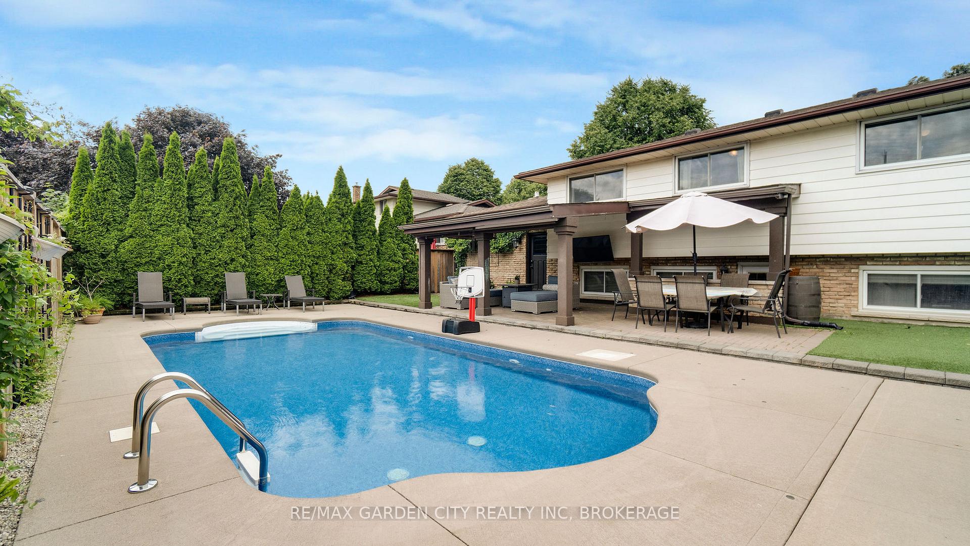 Photo 39 of 8 Jessica Drive, St. Catharines, Vine/Linwell — HOMEH