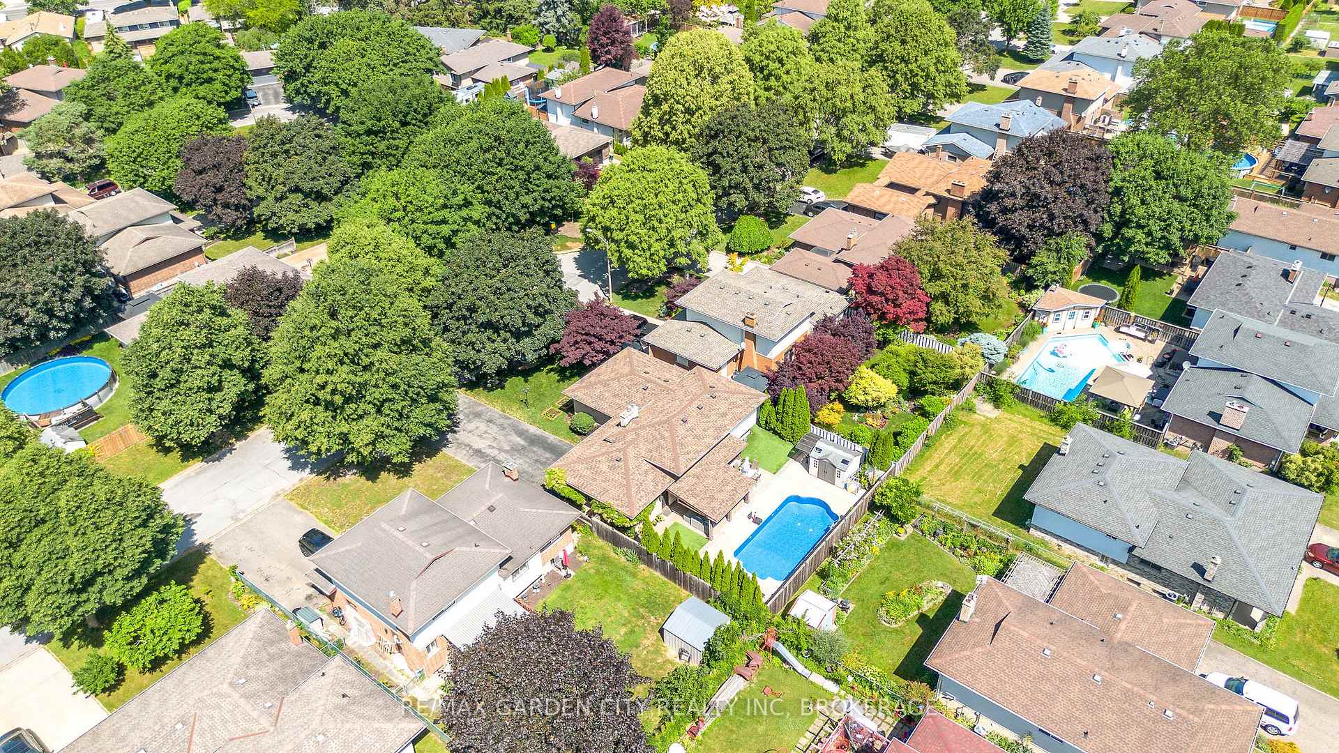 Photo 47 of 8 Jessica Drive, St. Catharines, Vine/Linwell — HOMEH
