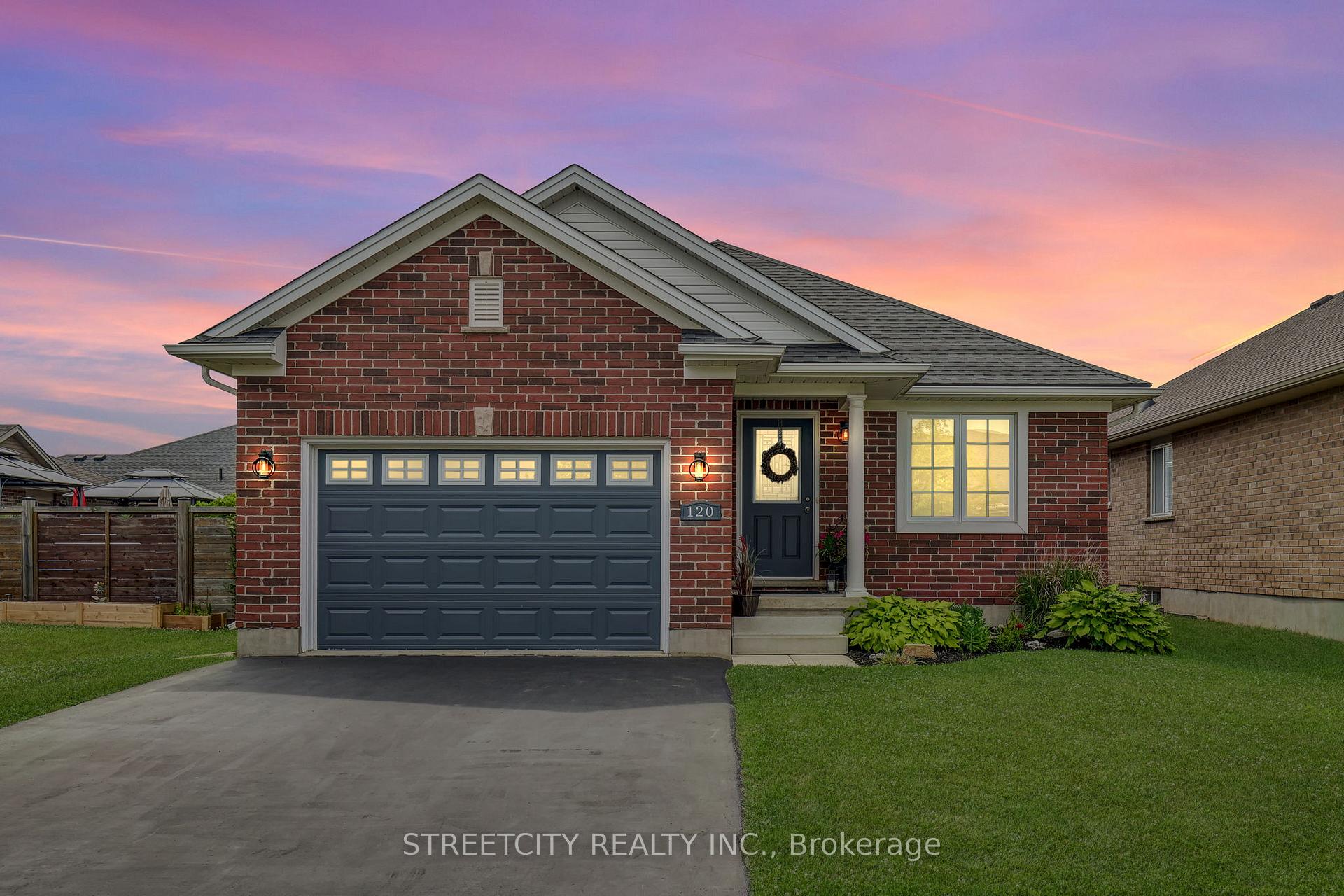 Photo 1 of 120 Peach Tree Boulevard, St. Thomas — HOMEH