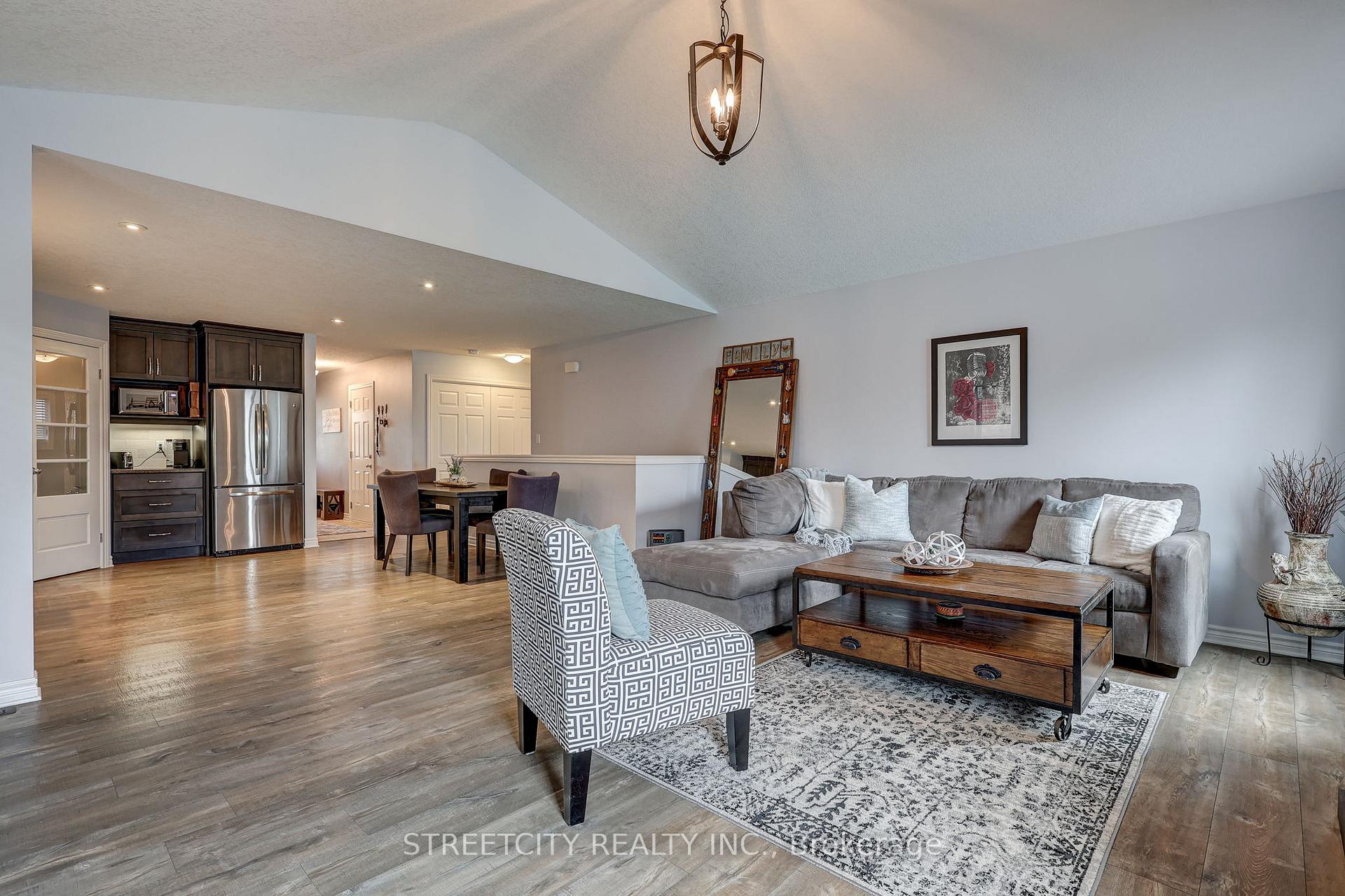 Photo 18 of 120 Peach Tree Boulevard, St. Thomas — HOMEH