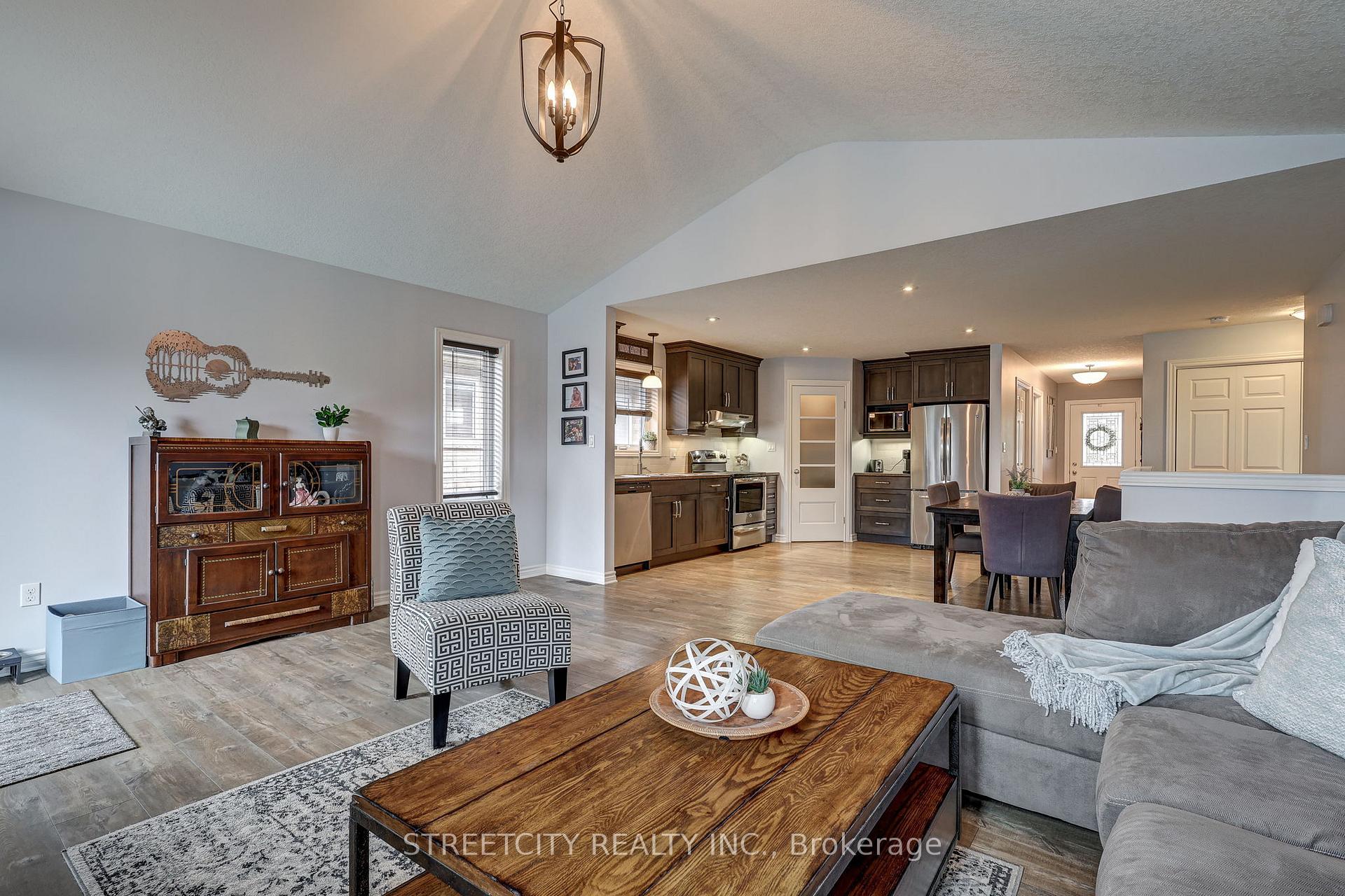 Photo 20 of 120 Peach Tree Boulevard, St. Thomas — HOMEH