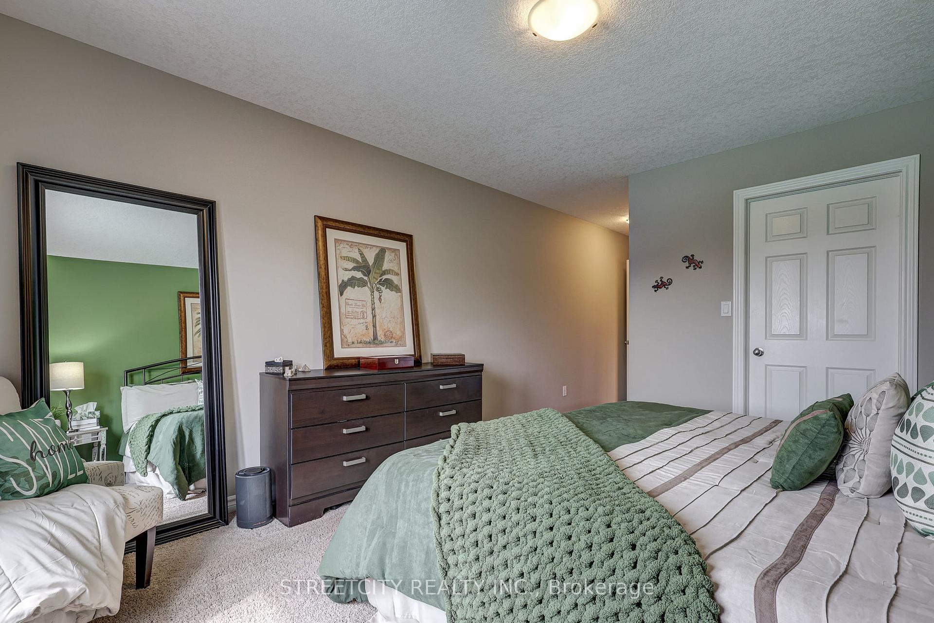Photo 23 of 120 Peach Tree Boulevard, St. Thomas — HOMEH