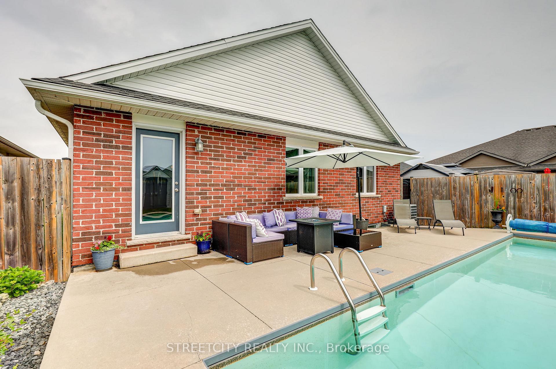 Photo 38 of 120 Peach Tree Boulevard, St. Thomas — HOMEH