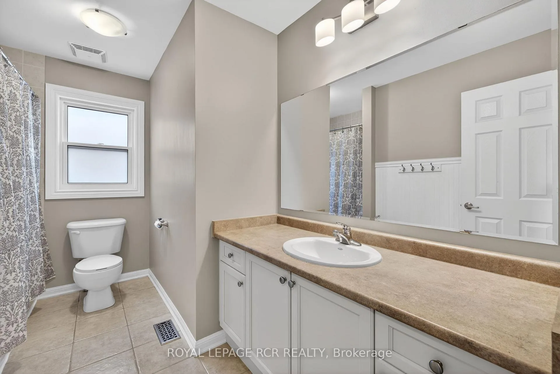 Photo 32 of 25 Kidd Crescent, New Tecumseth, Alliston — HOMEH