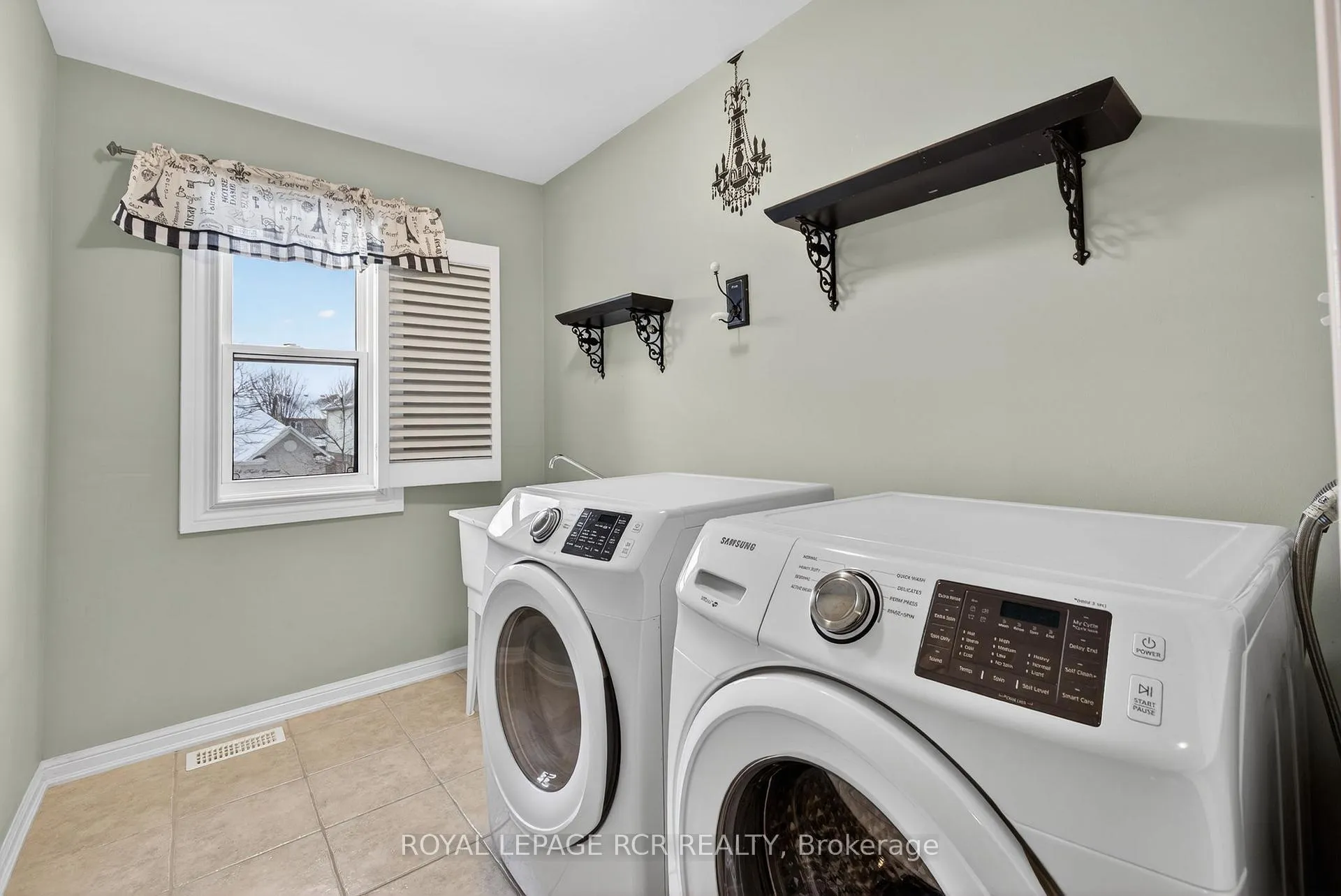 Photo 34 of 25 Kidd Crescent, New Tecumseth, Alliston — HOMEH
