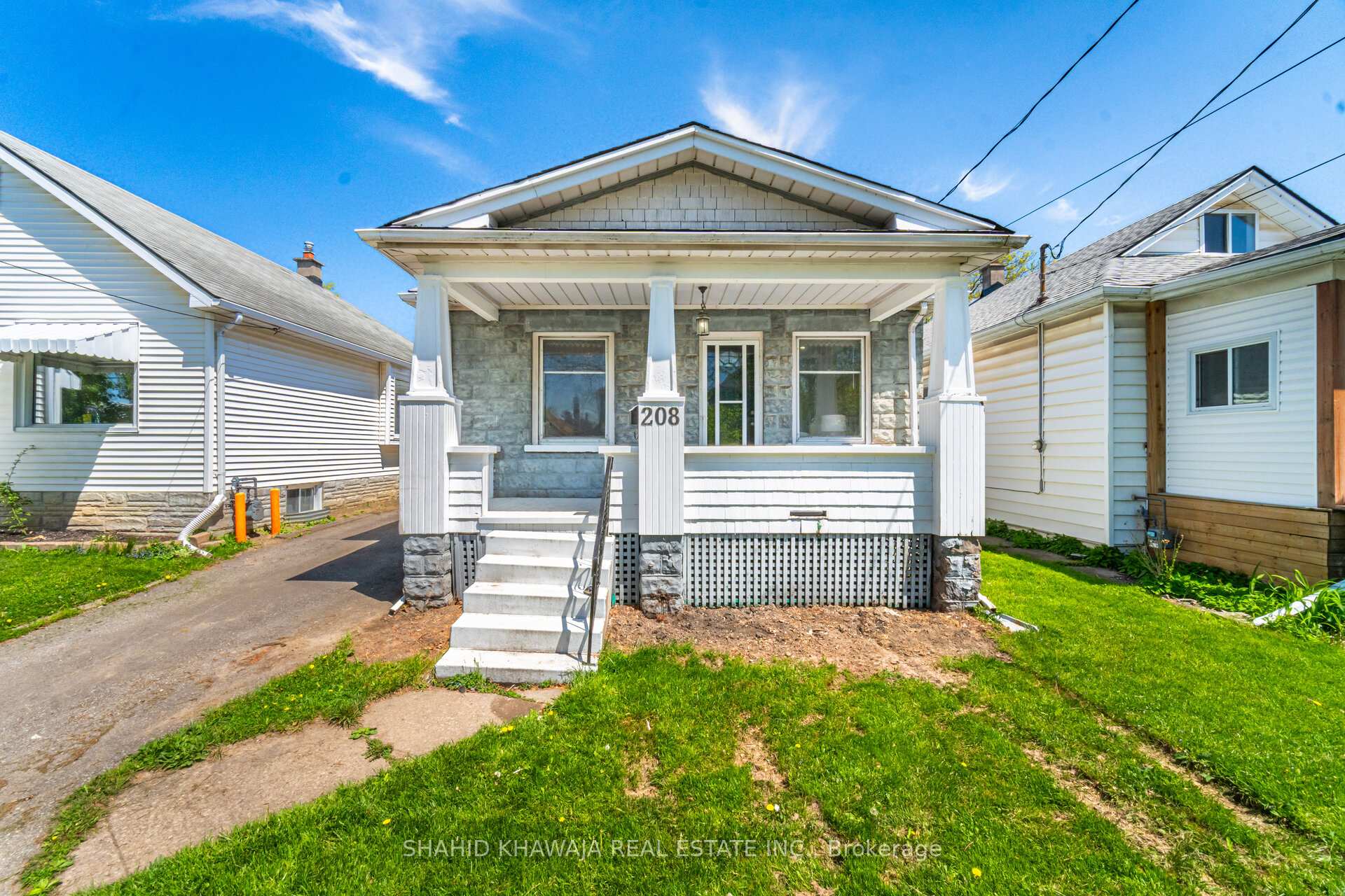 Front of 208 Lake Street