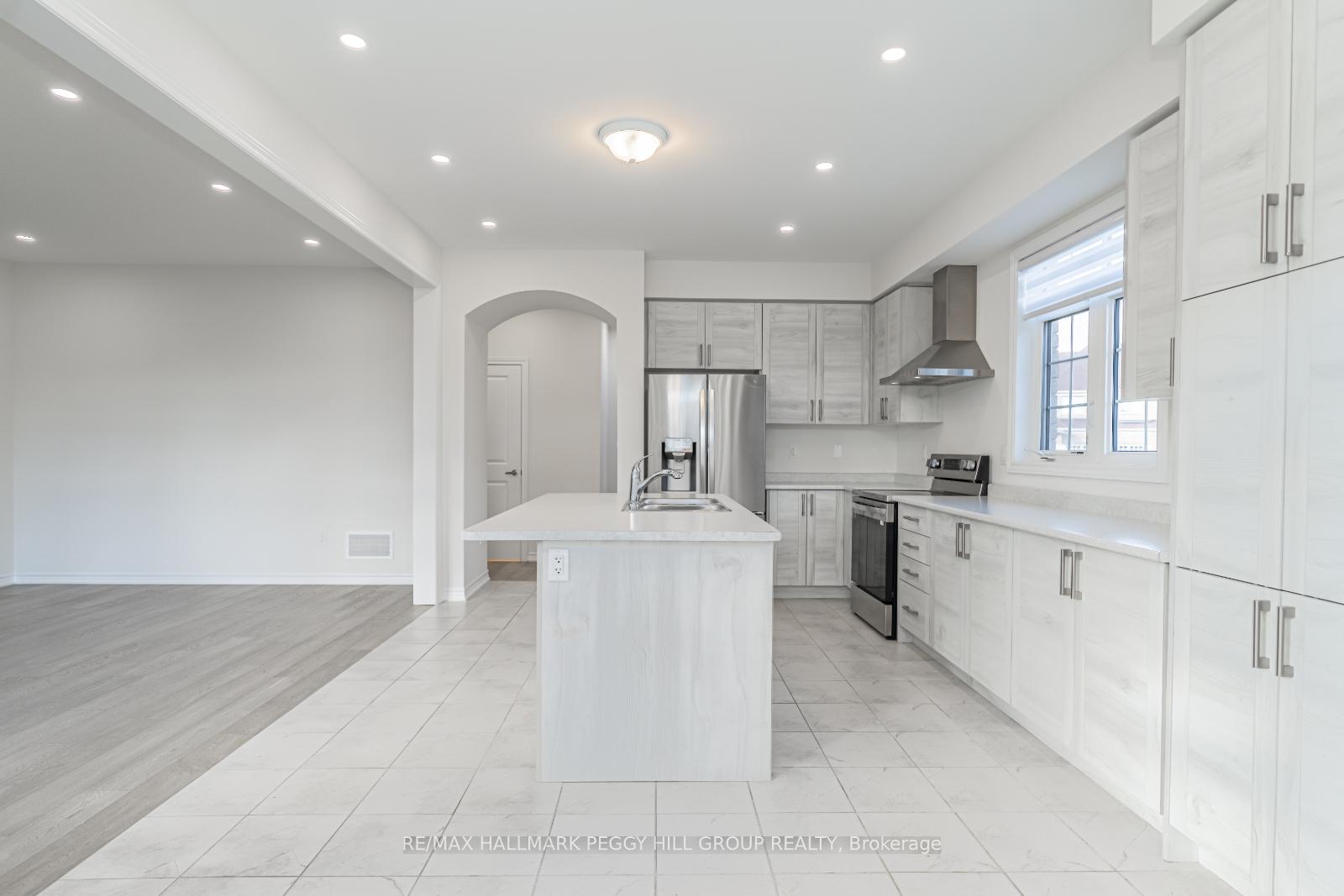 Photo 5 of 28 Sanford Circle, Springwater, Centre Vespra — HOMEH