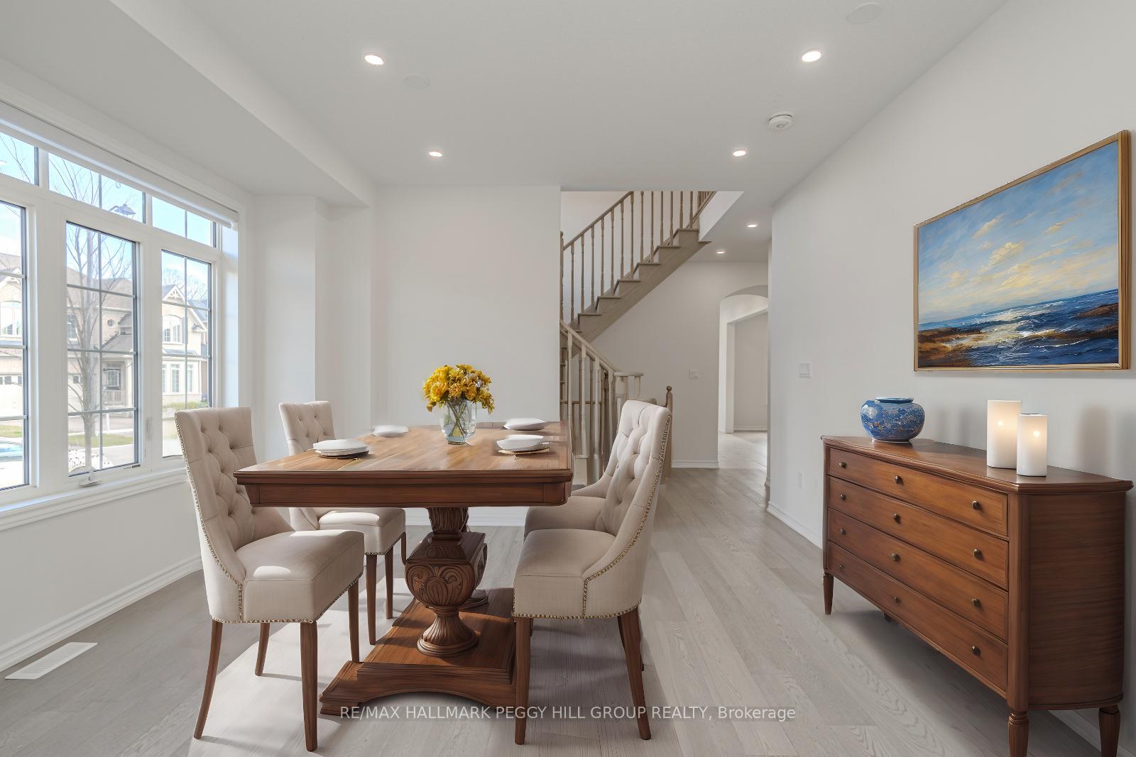 Photo 7 of 28 Sanford Circle, Springwater, Centre Vespra — HOMEH