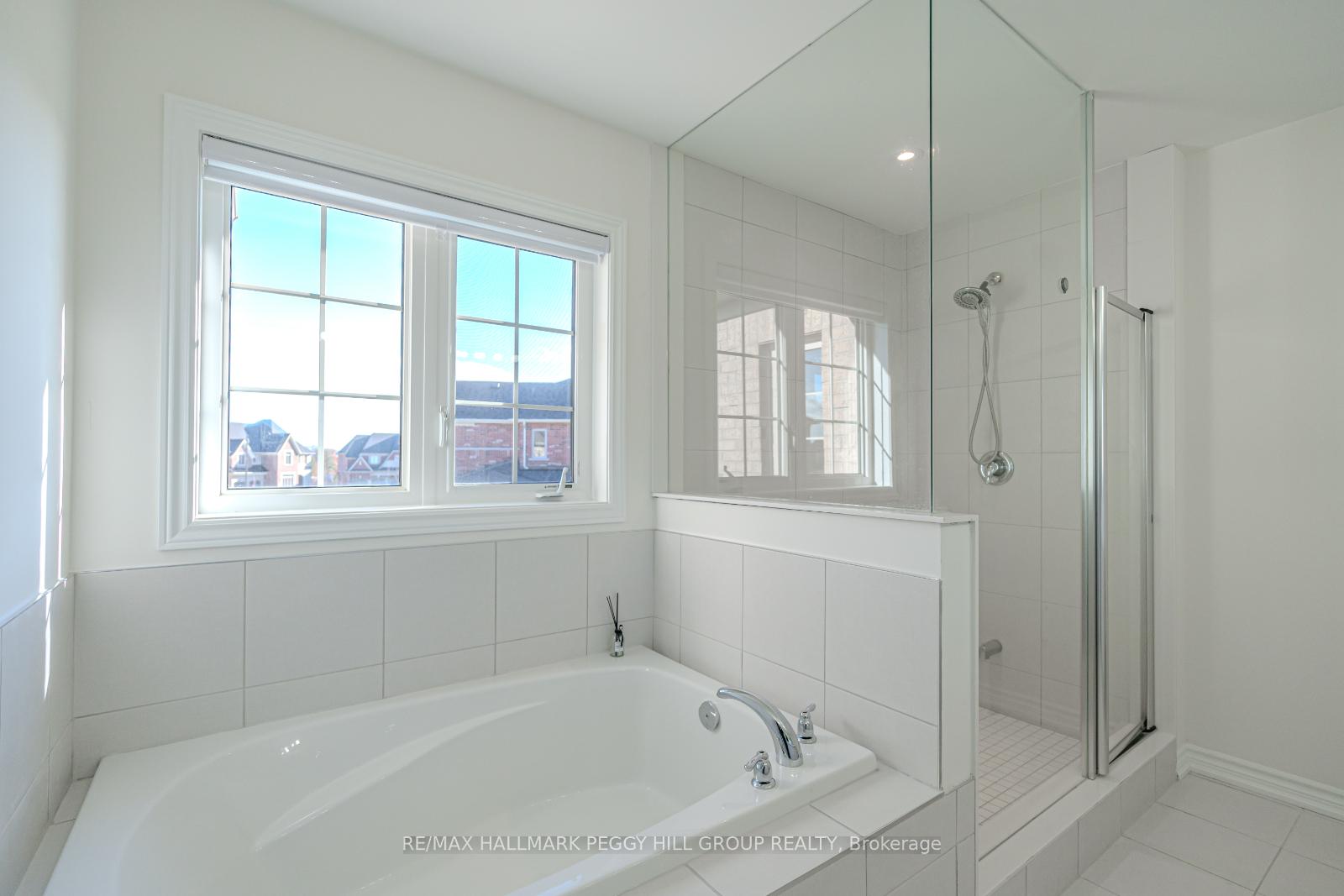 Photo 10 of 28 Sanford Circle, Springwater, Centre Vespra — HOMEH