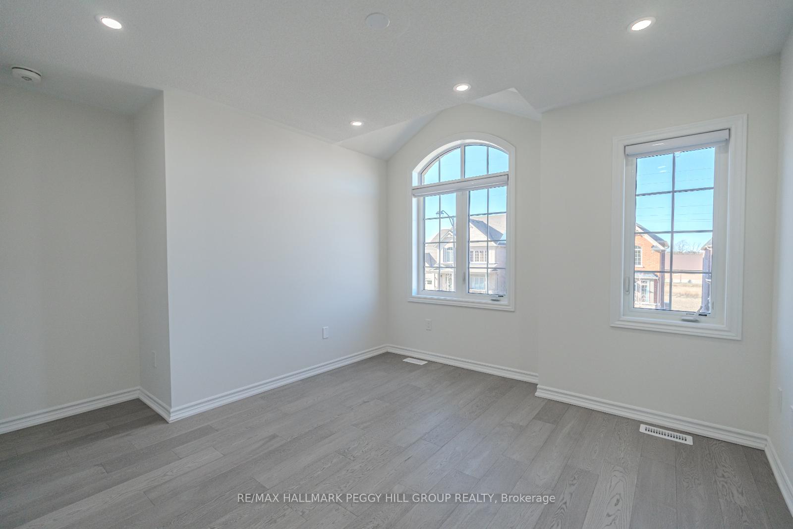 Photo 13 of 28 Sanford Circle, Springwater, Centre Vespra — HOMEH