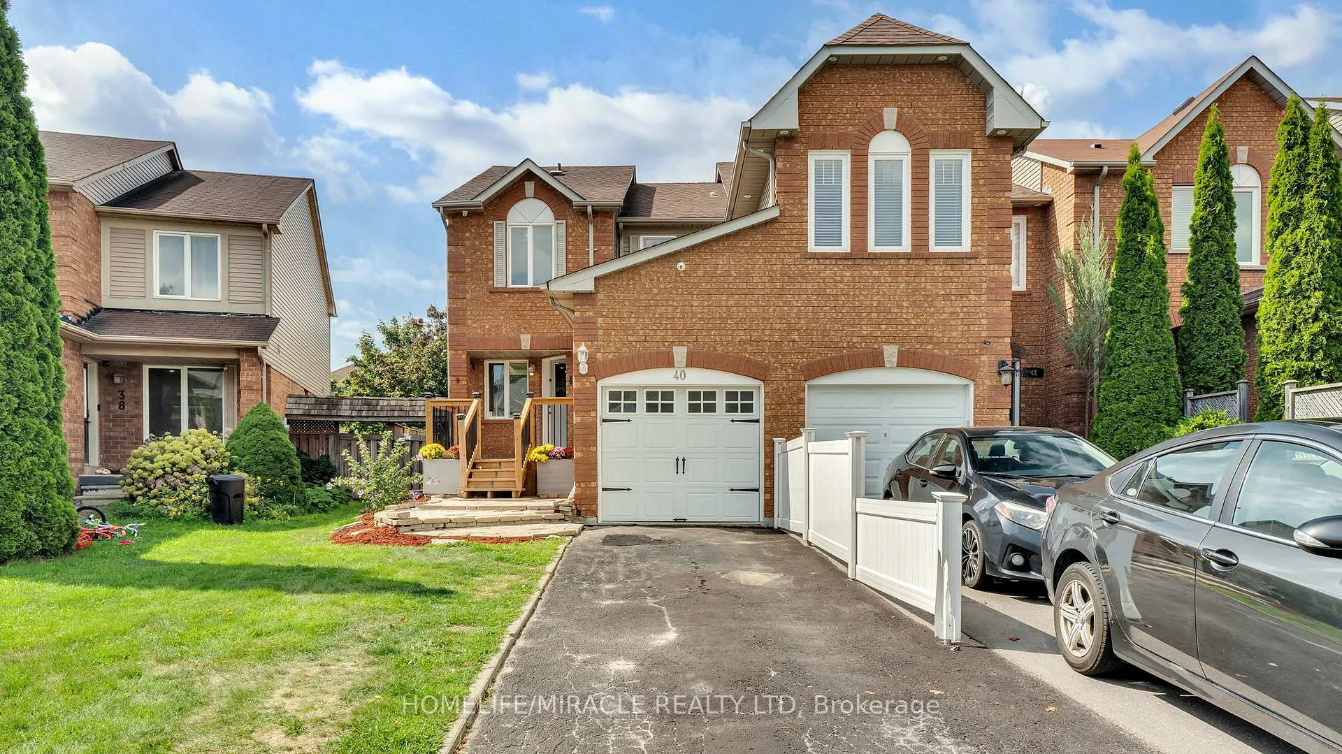 Photo 2 of 40 Landerville Lane, Clarington, Bowmanville — HOMEH