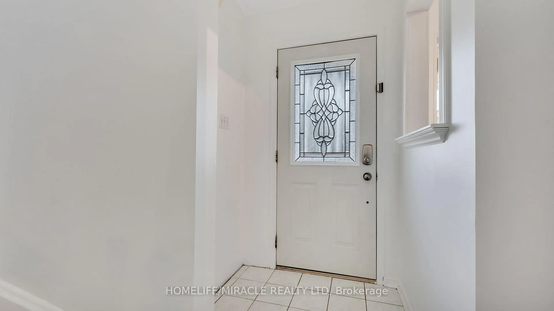 Photo 7 of 40 Landerville Lane, Clarington, Bowmanville — HOMEH