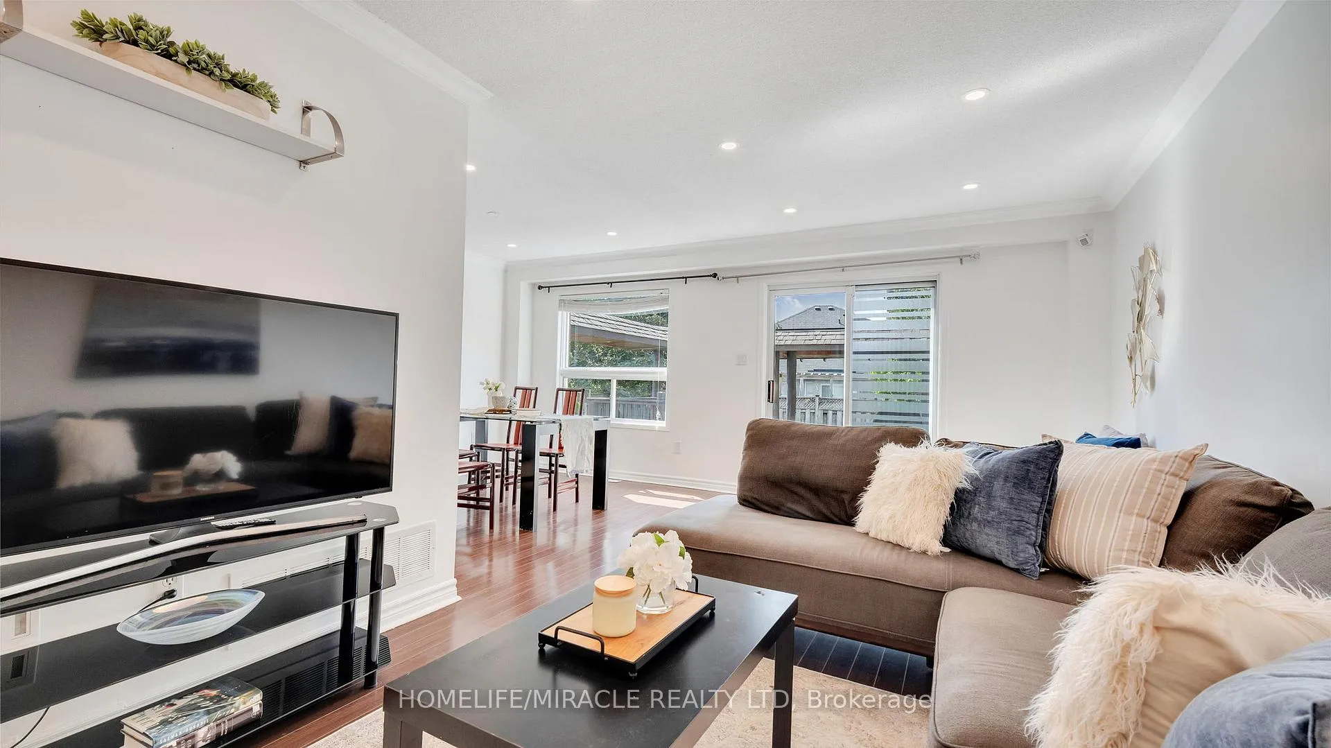 Photo 9 of 40 Landerville Lane, Clarington, Bowmanville — HOMEH
