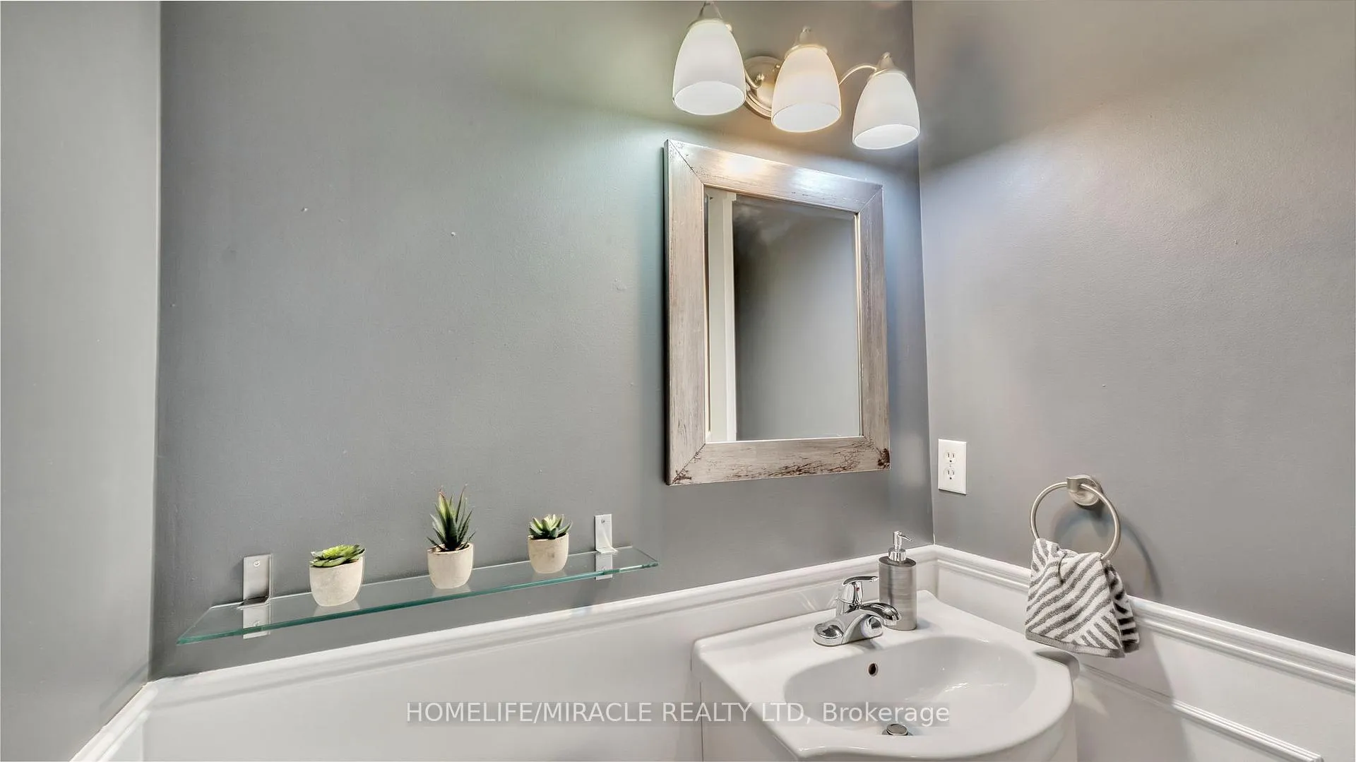 Photo 20 of 40 Landerville Lane, Clarington, Bowmanville — HOMEH