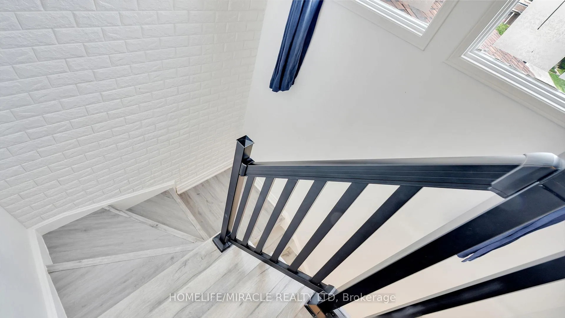 Photo 21 of 40 Landerville Lane, Clarington, Bowmanville — HOMEH