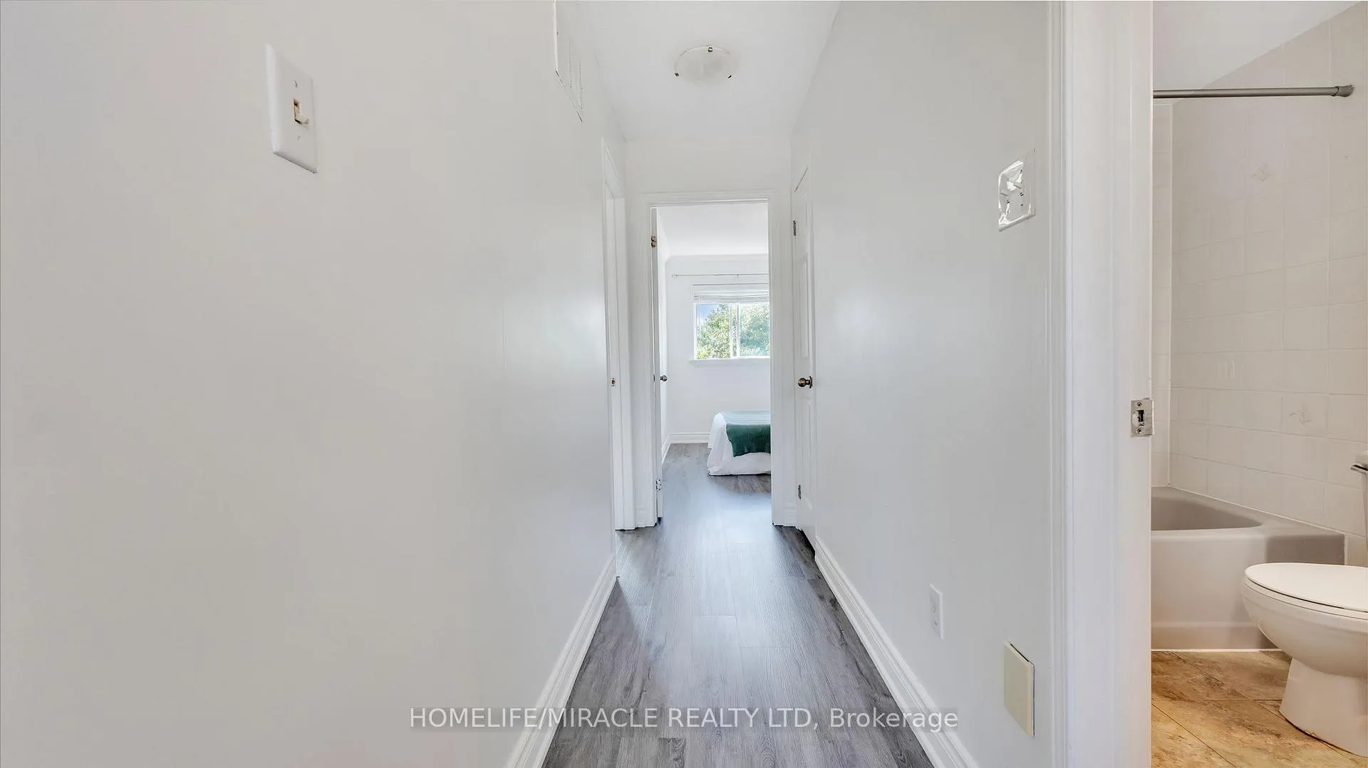 Photo 23 of 40 Landerville Lane, Clarington, Bowmanville — HOMEH